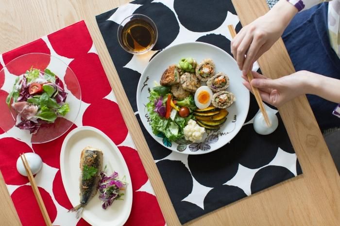 餐墊／彈珠 大 乳白色×深紅色