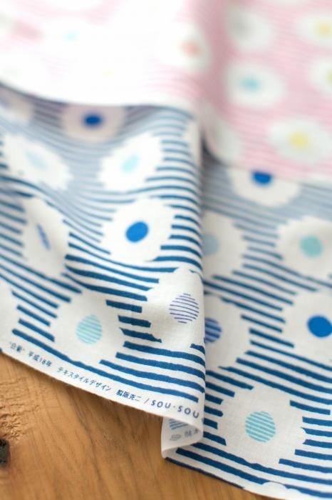 텍스타일 원단 （이세모멘: Tokuoka) / 흰색 국화, 반짝이는 색 (Shiragiku Hanadairo) <50cm>