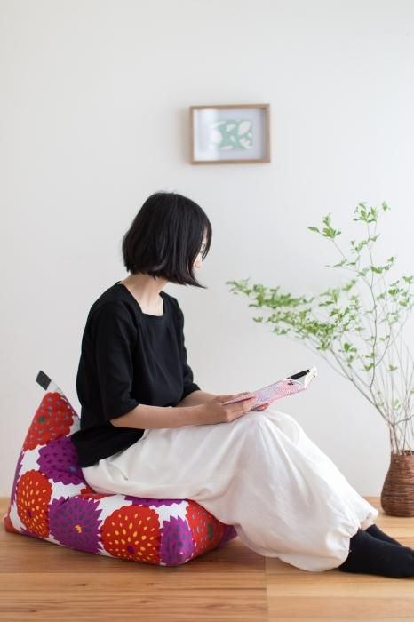 クッション座椅子／天竺牡丹 京緋色花（きょうひいろばな）【※お届けに約3週間】