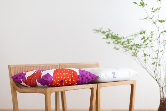 Sou ・ Sou Kyoto Cushion (toile n ° 8) / Tenjiku Peony Kyoto Scarlet Flower (Kyohirobana) [※ livraison d'environ 3 semaines]