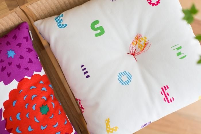 Sou ・ Sou Kyoto Cushion (toile n ° 8) / Sou ・ Sou Kyoto Momoyama [※ livraison d'environ 3 semaines]