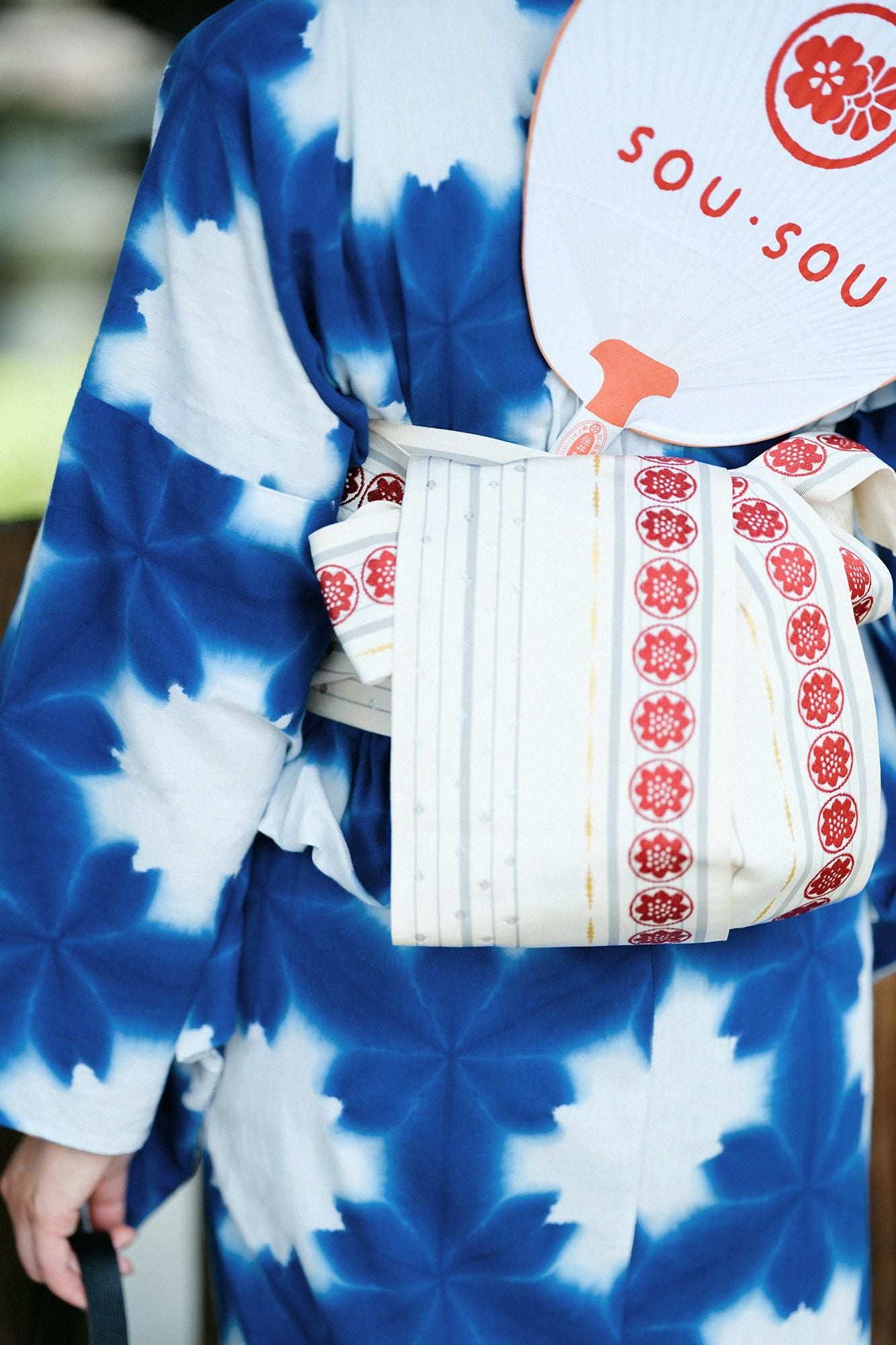 Halbbreiter Hakata-Beutel/milchigweiß