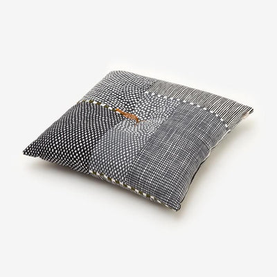 Sou ・ Sou Kyoto Cushion (toile n ° 8) / Sumiiro, couleur d'encre (Magasane Sumiiro) [※ livraison d'environ 3 semaines]
