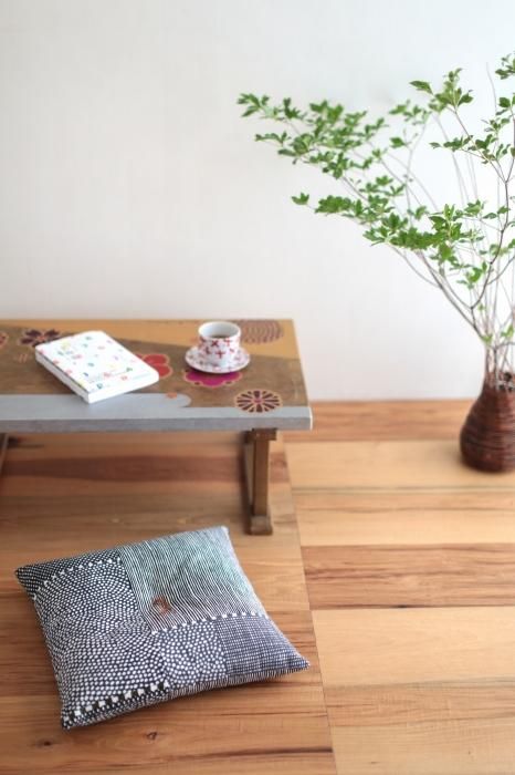 Sou ・ Sou Kyoto Cushion (toile n ° 8) / Sumiiro, couleur d'encre (Magasane Sumiiro) [※ livraison d'environ 3 semaines]