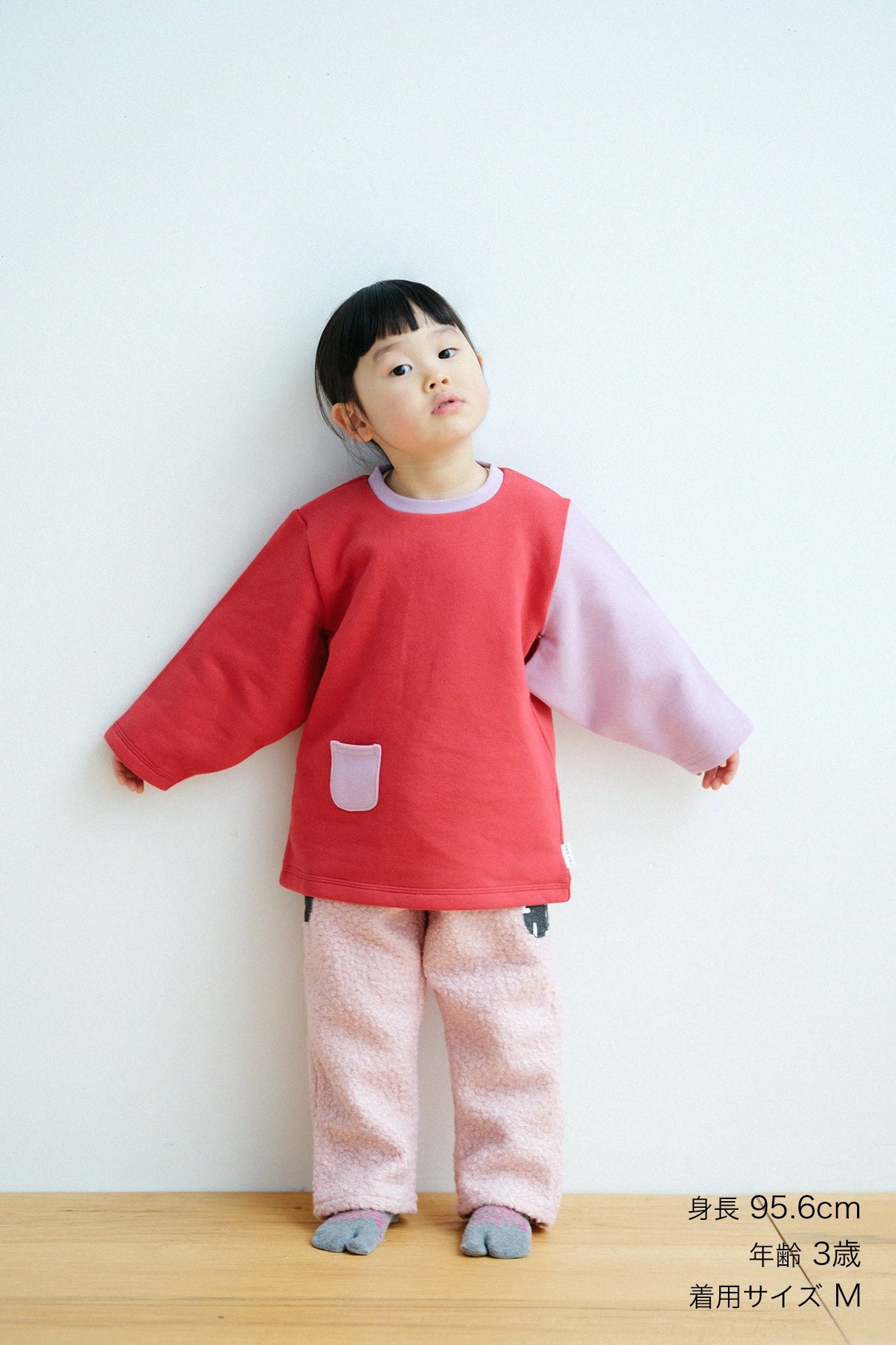 ●內起絨 圓弧袖上衣 背御守／紅色×桃色