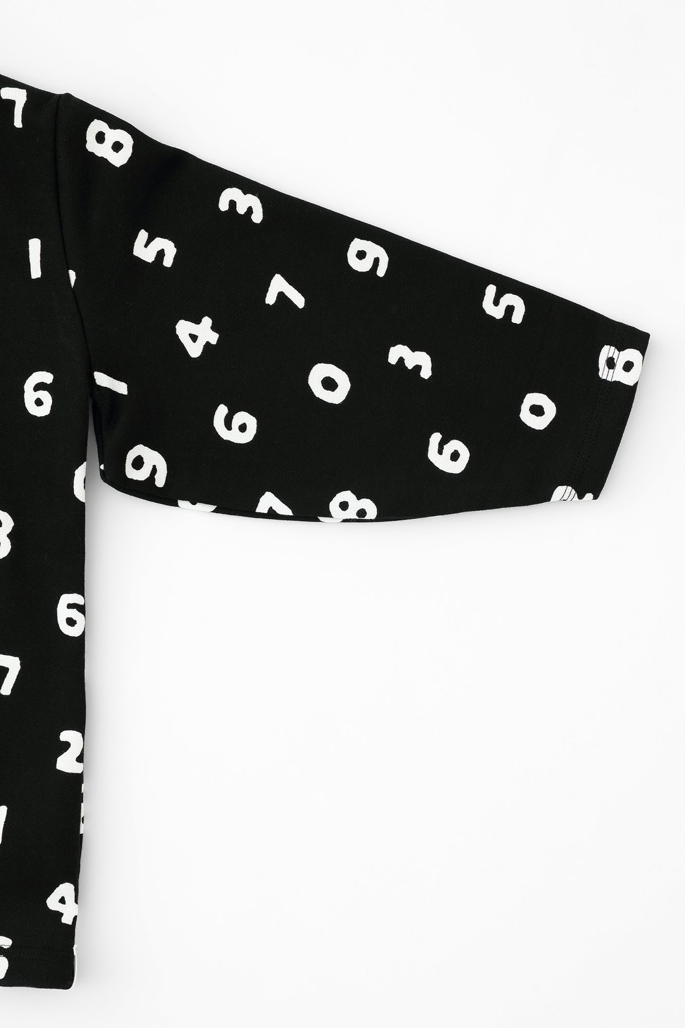 ●地窖 圓弧袖上衣素数 黑色