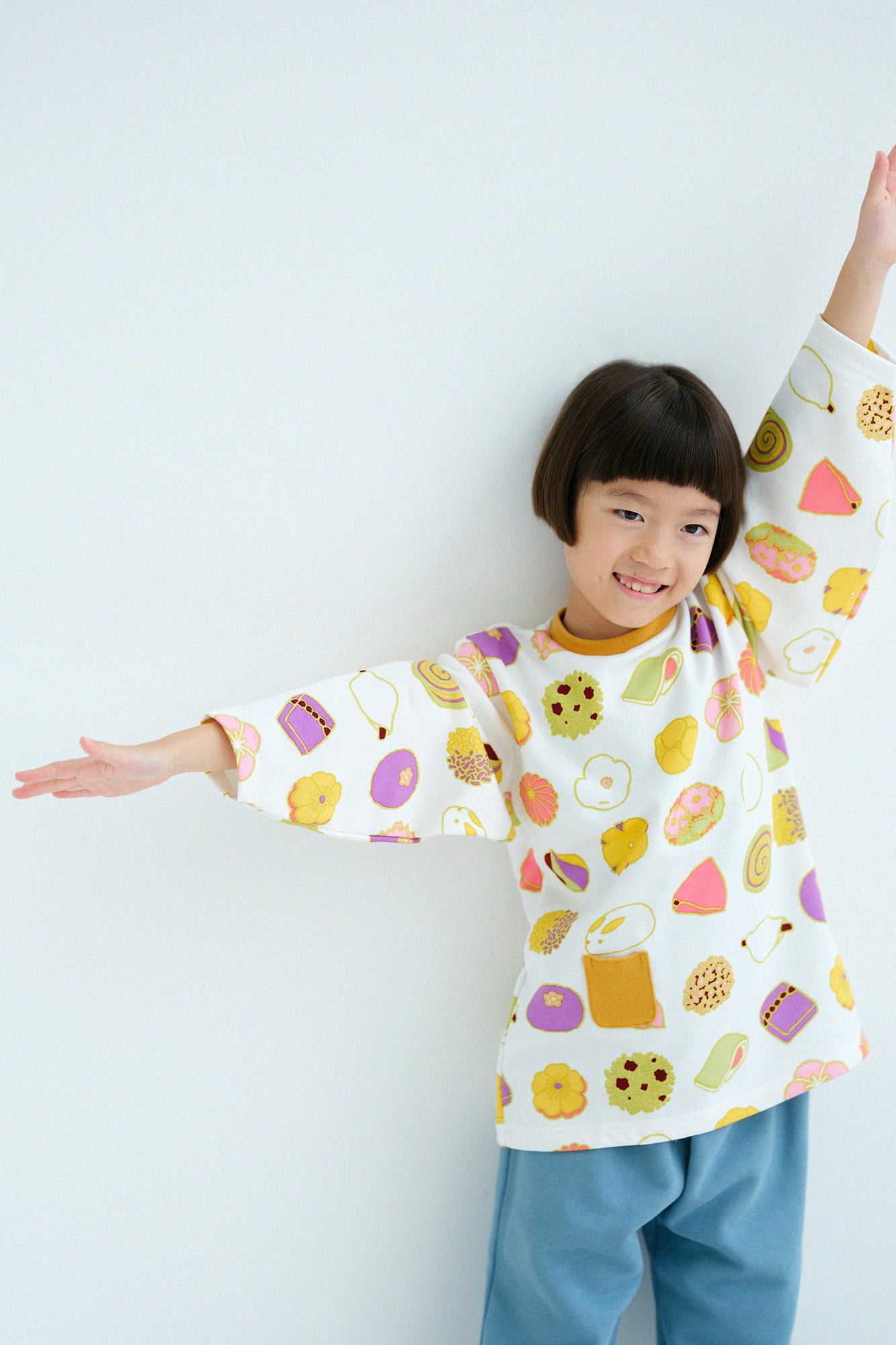 ●地窖 圓弧袖上衣和菓子