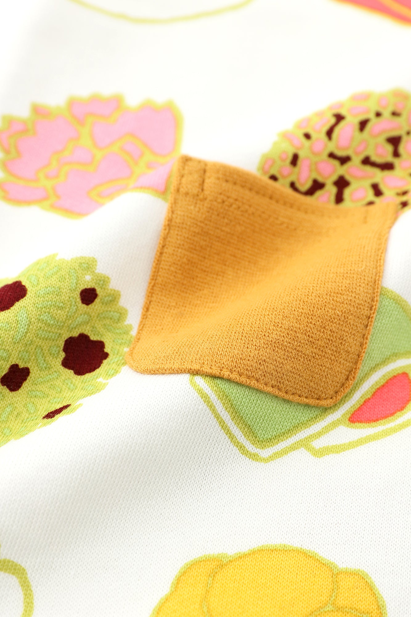 ●地窖 圓弧袖上衣和菓子