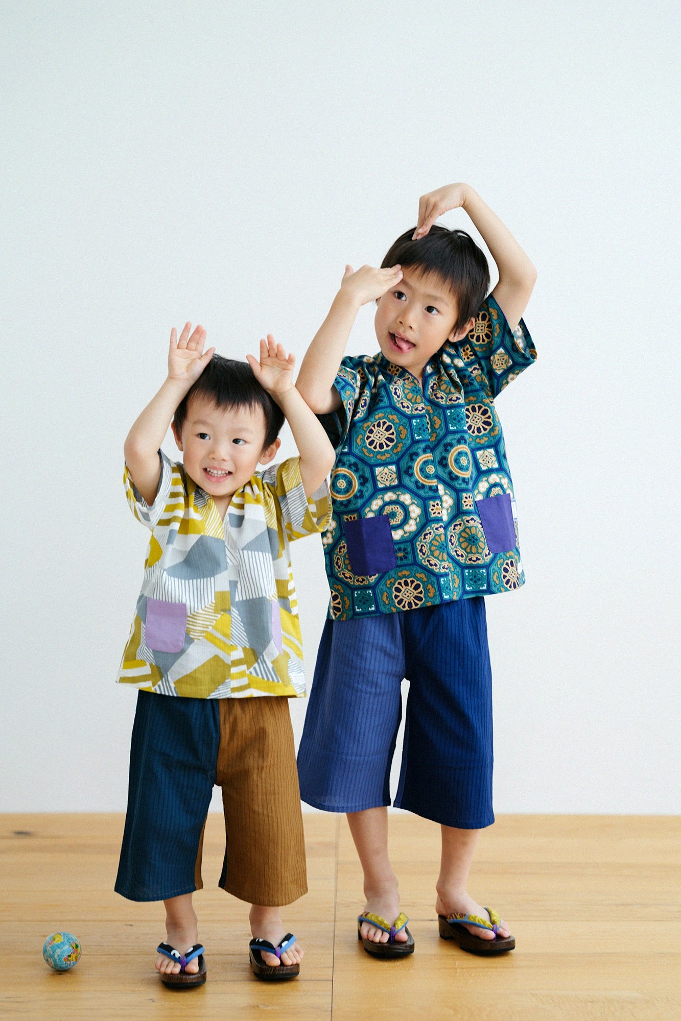 'Height:'95,4 cm,'Age:'3 ans,'WearsTaille: 'M,左上