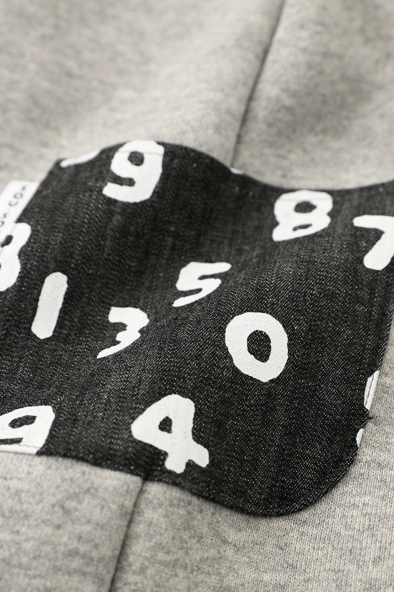 ●內起絨 三袋童裝長褲 ／灰色

