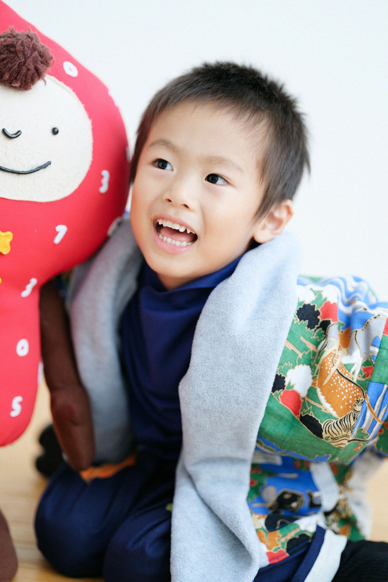 ●抓絨 梯形袖雙面短外套／黑色×怒濤