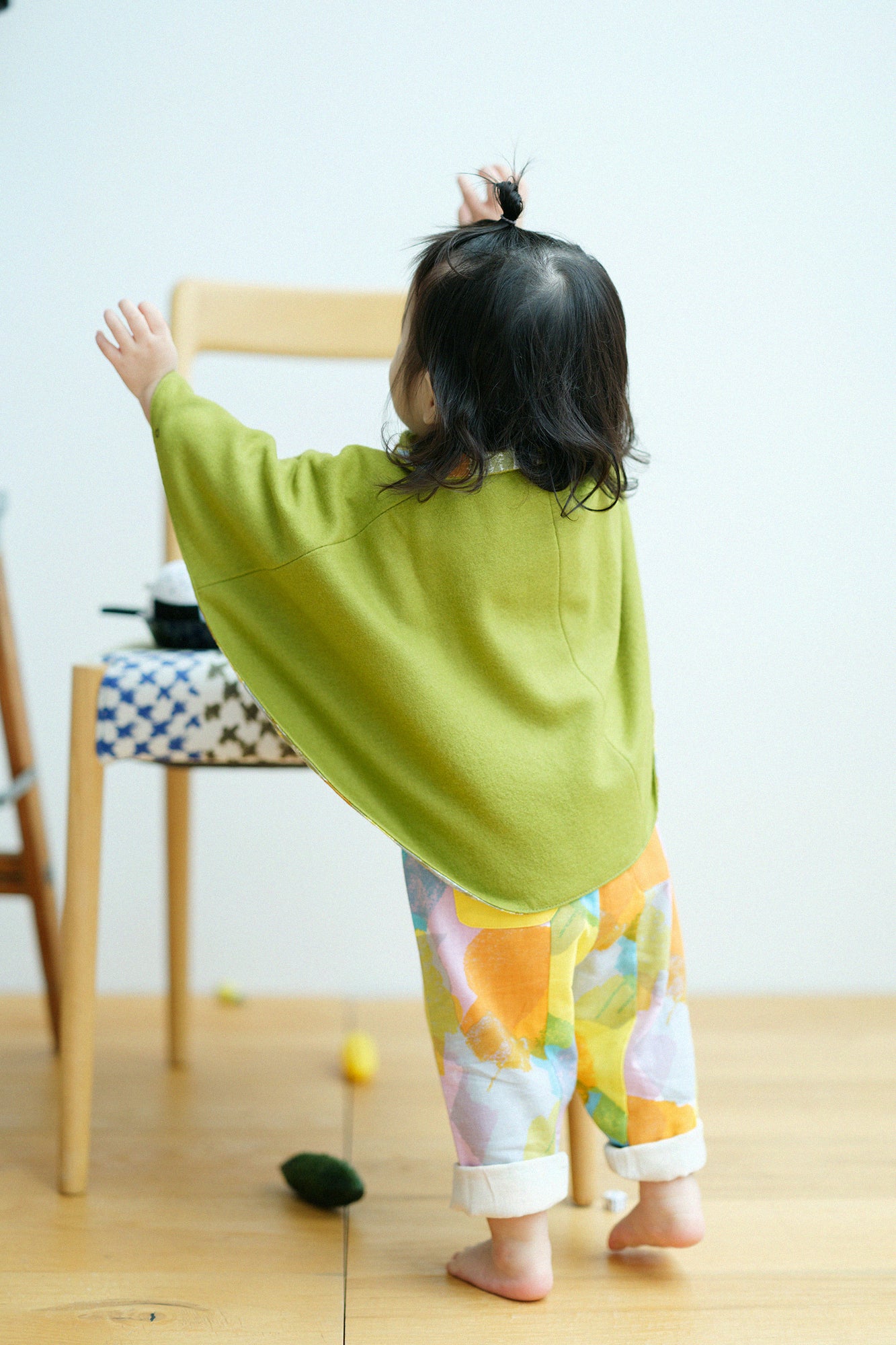 ●Boa Square Neck Poncho / Pure White × Flower Cocoon