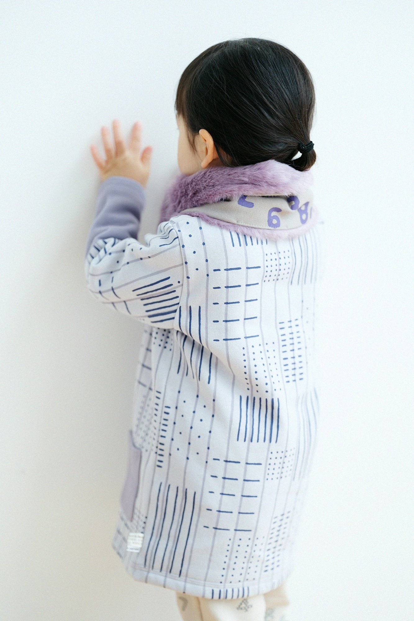 ●內起絨 雙色袖 方領上衣 袙／間隙條紋 淡藍色