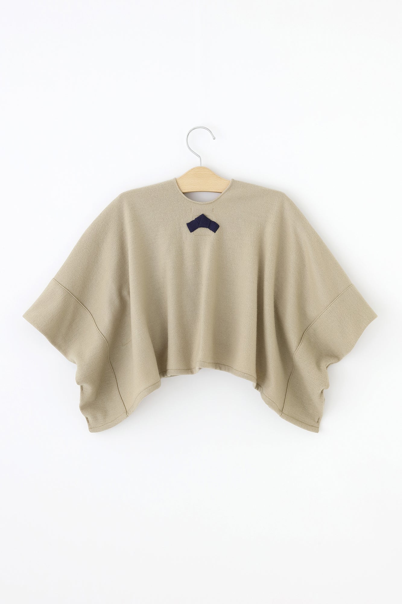 ●Combed Yarn Kisaragi Poncho with Lucky Charm/ Light color