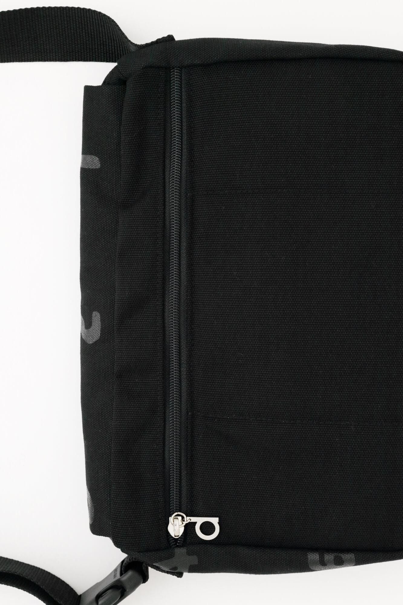 自行车肩膀/so-u-u中湿羽毛颜色（木材）