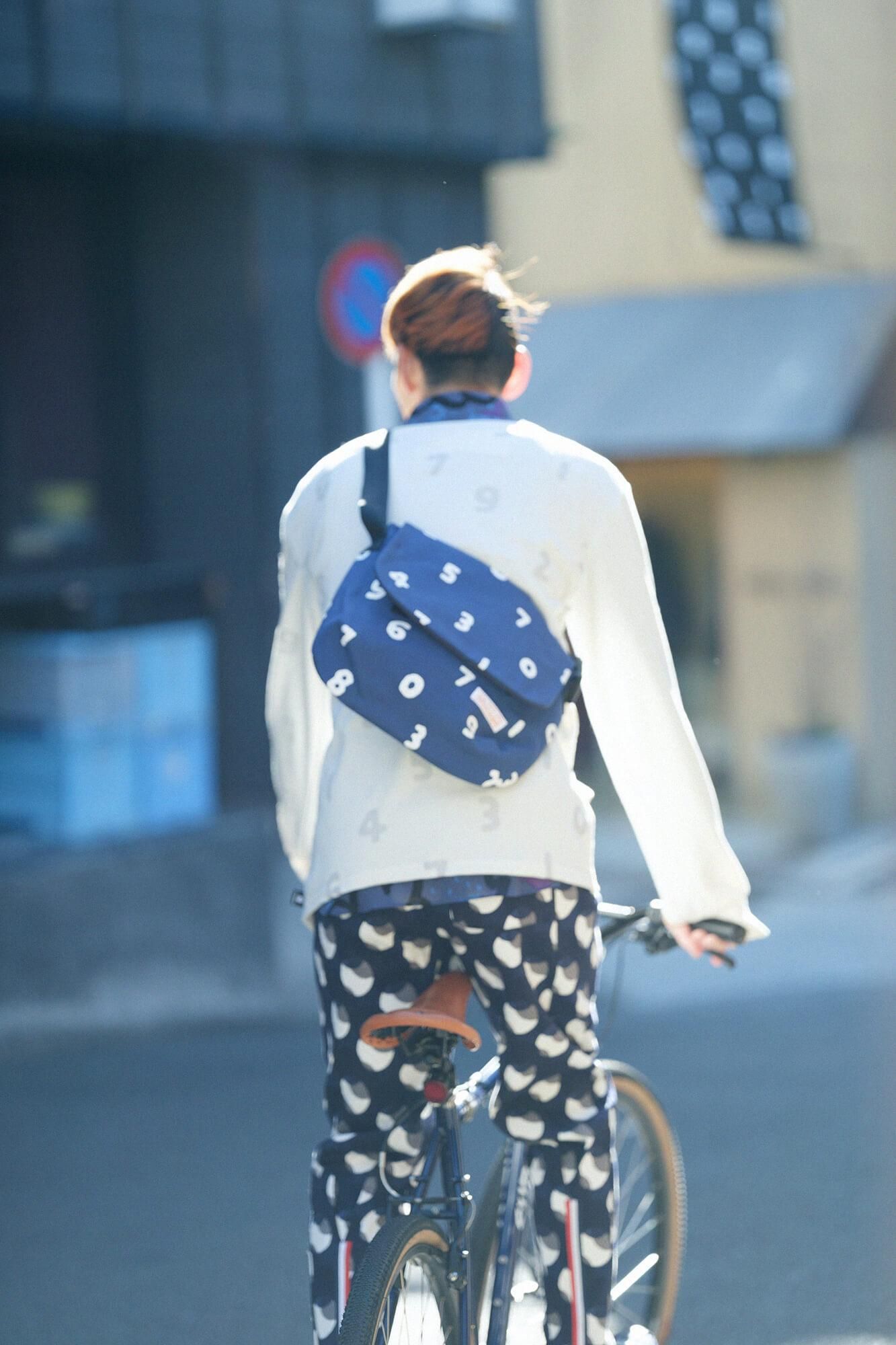 BIKE ショルダー／SO-SU-U 中 正紺（しょうこん）