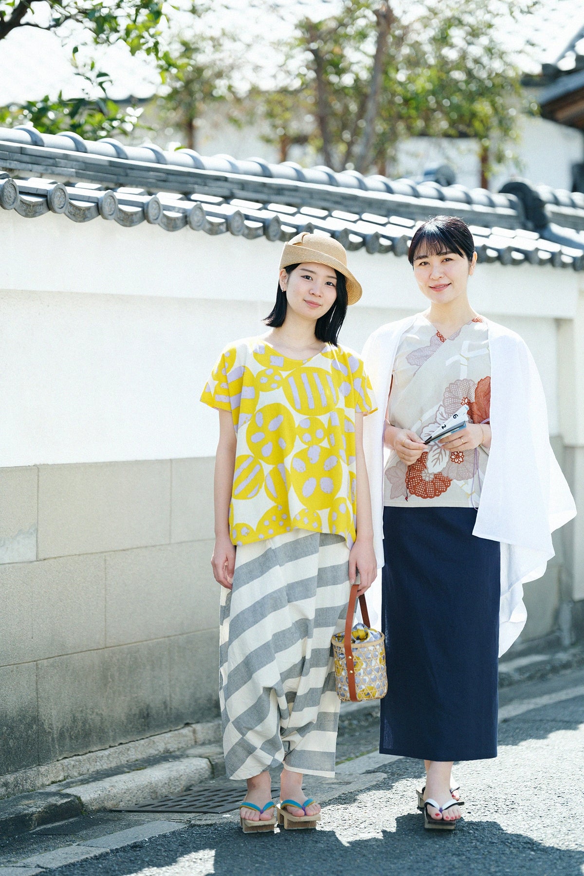 【Ships ard. 4/21】Chizimi Cotton 40/40 V-neck Shirt / Fenced Chrysanthemum-Recreation Beige
