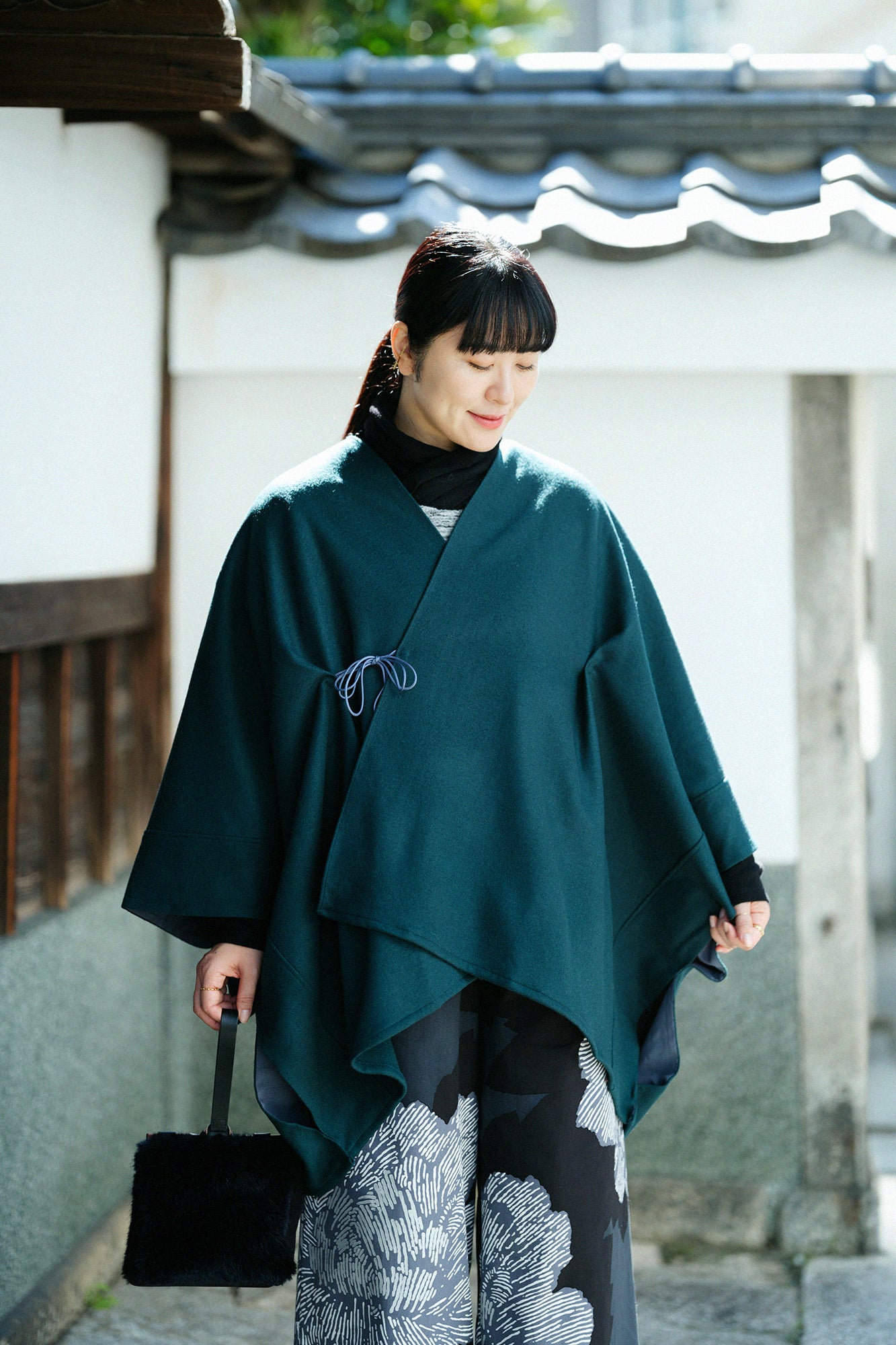 梳毛強壓縮平織 如月披風／深綠色