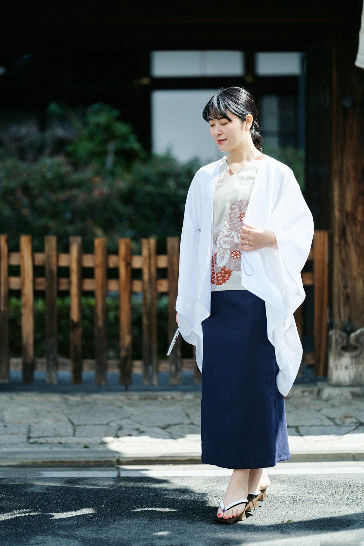 【Ships ard. 4/21】Chizimi Cotton 40/40 V-neck Shirt / Fenced Chrysanthemum-Recreation Beige