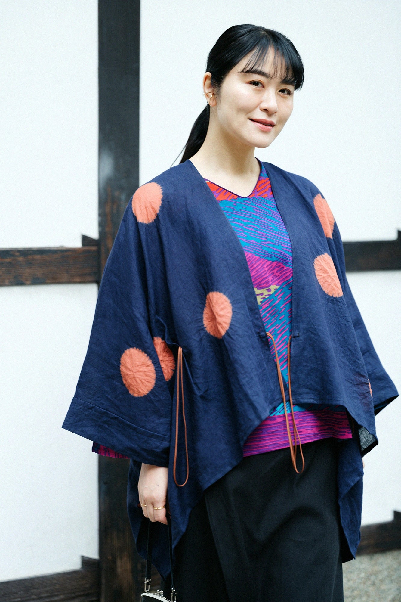 【Scheduled to ship around Mar 3】Konsei Tie-dye Linen Kisaragi Poncho Short／Large Polka Dots Bluish Purple×Reddish Yellow