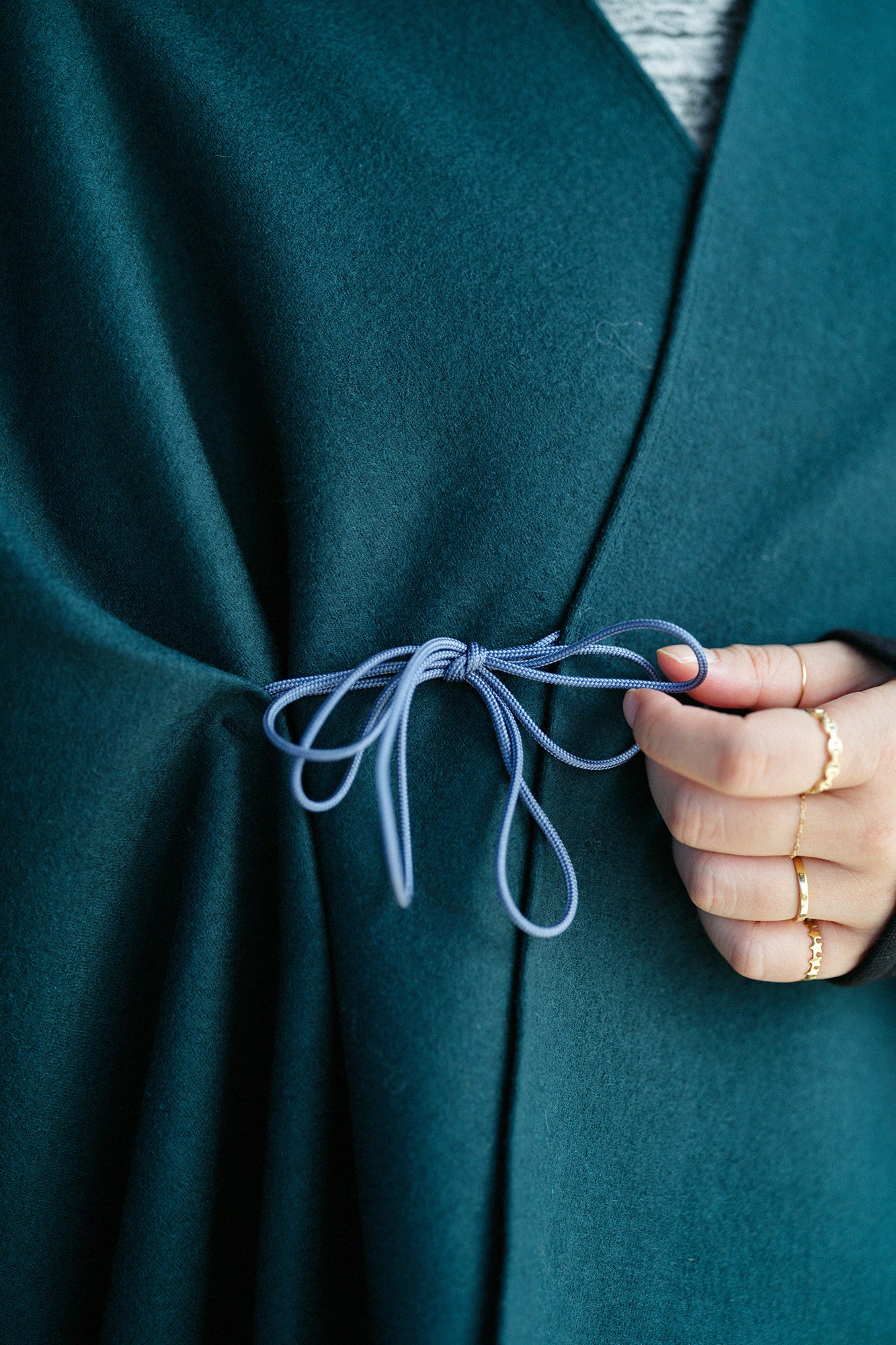 梳毛強壓縮平織 如月披風／深綠色