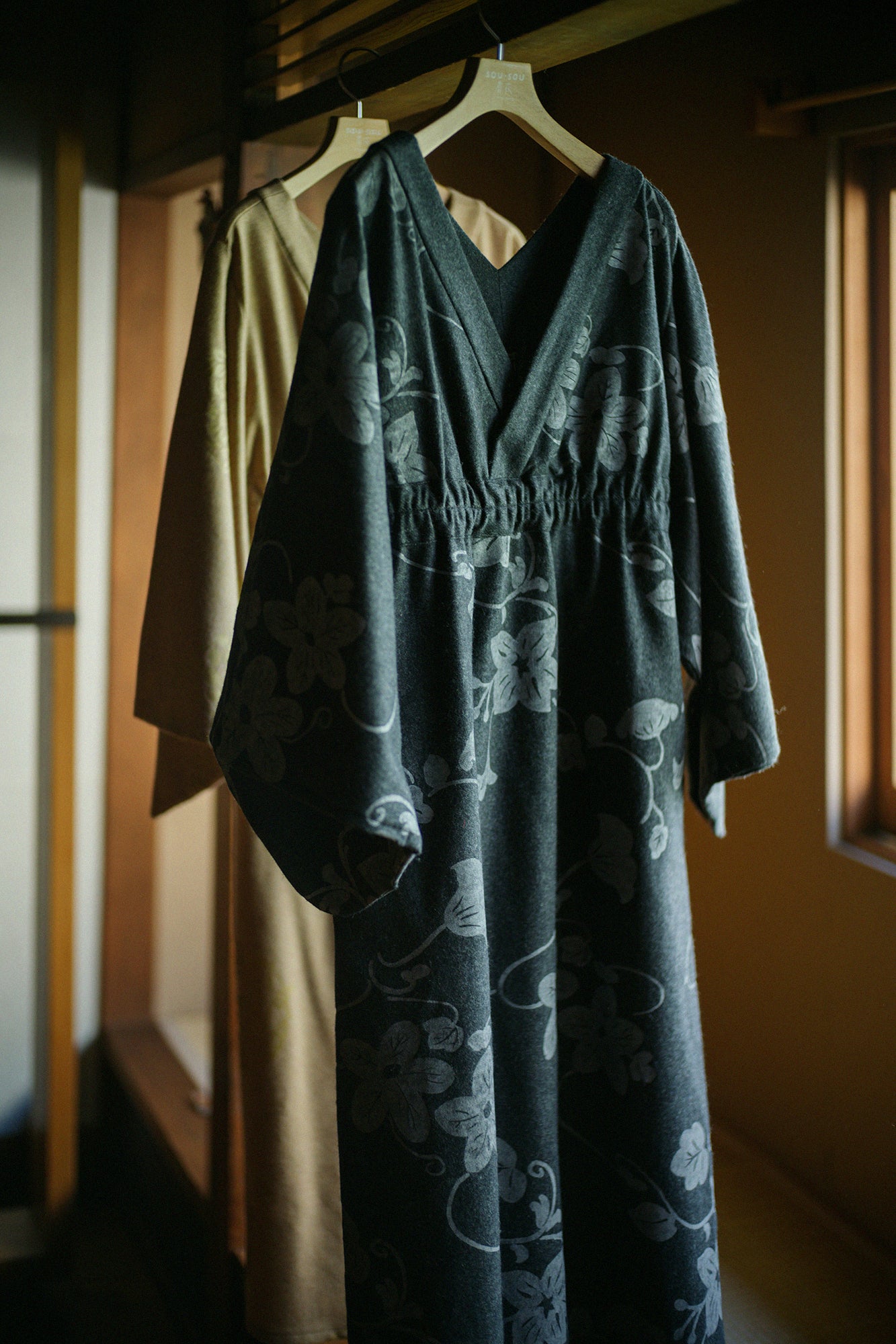 Wool Flannel Kimono Dress / Graceful Dark Ink Black