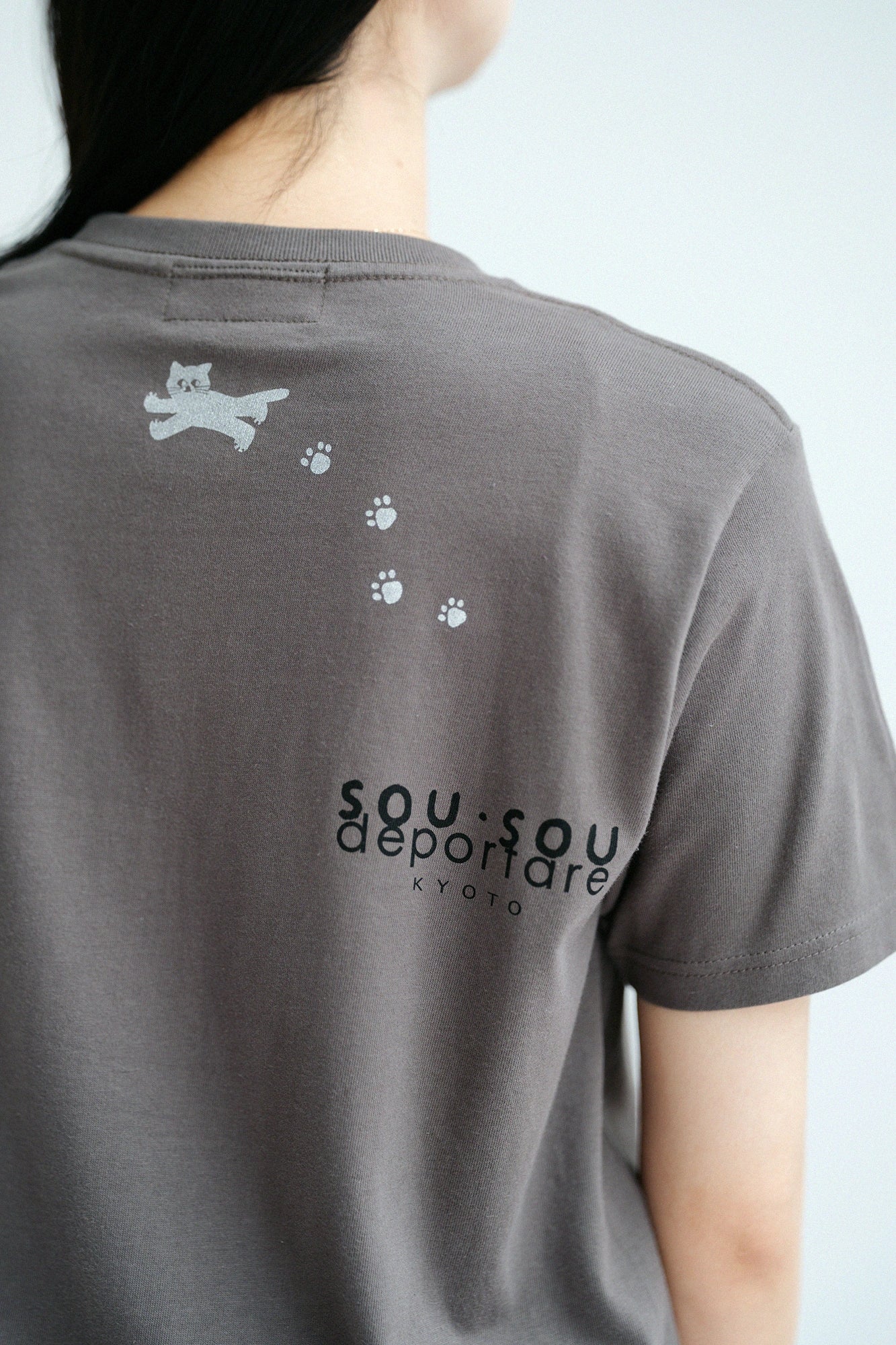【6月30日頃発送予定】depoニャン 半袖Tシャツ[5.0]／チャコール