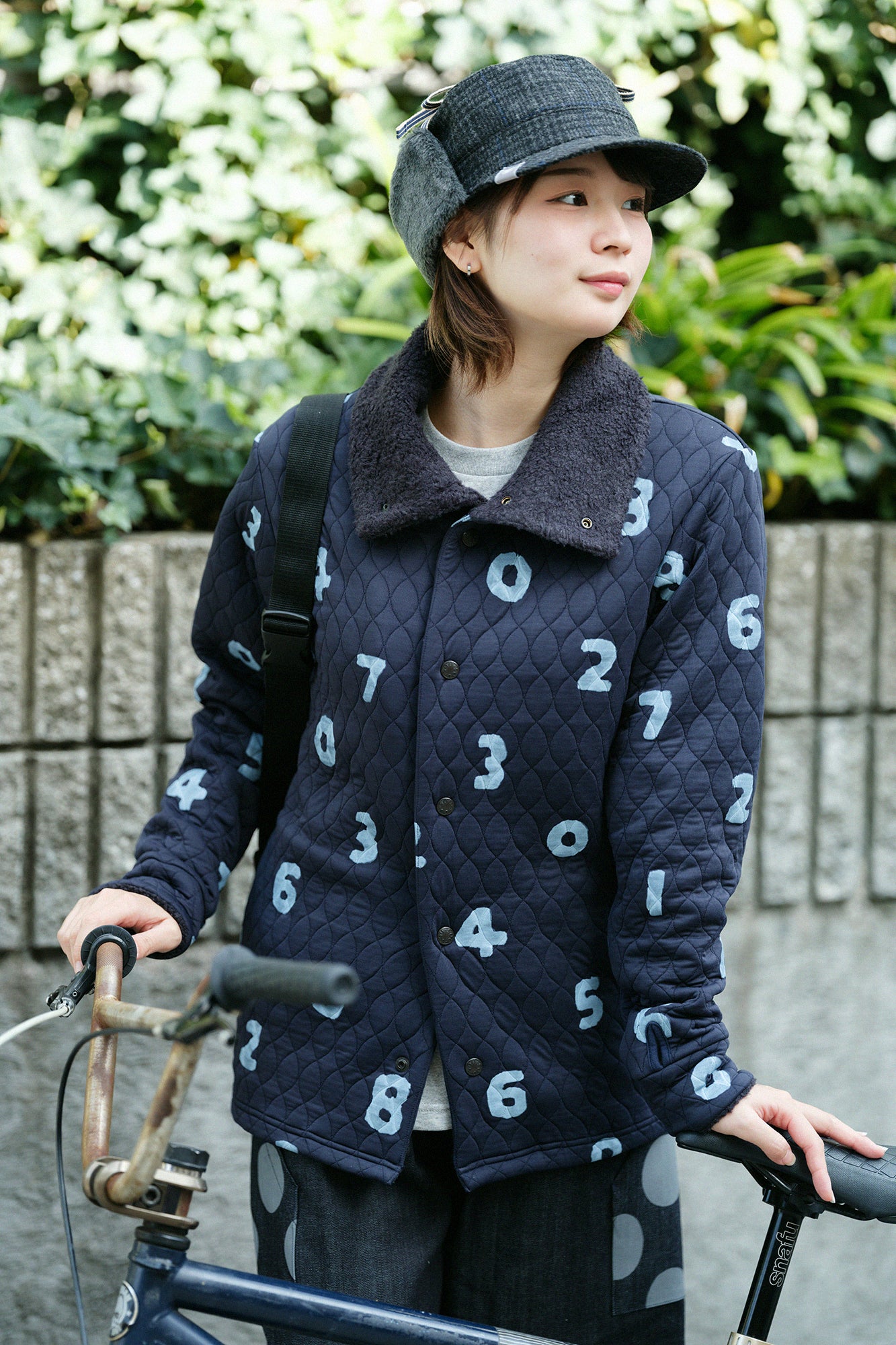 A.S 絎縫緹花 高領開襟外套／SO-SU-U十數 深藍色