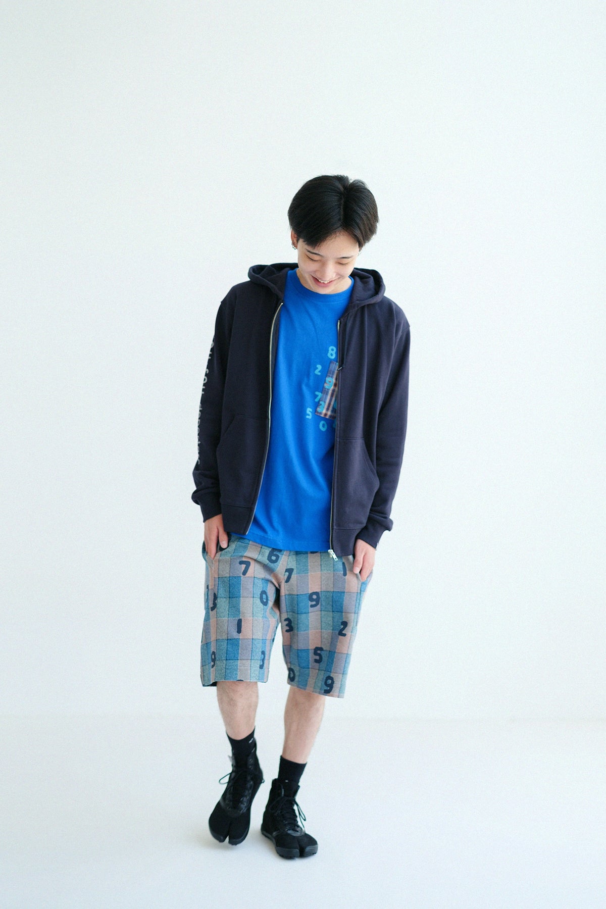 'ส่วนสูง：'176ซม. ,'ไซซ์ที่สวมใส่：'L
