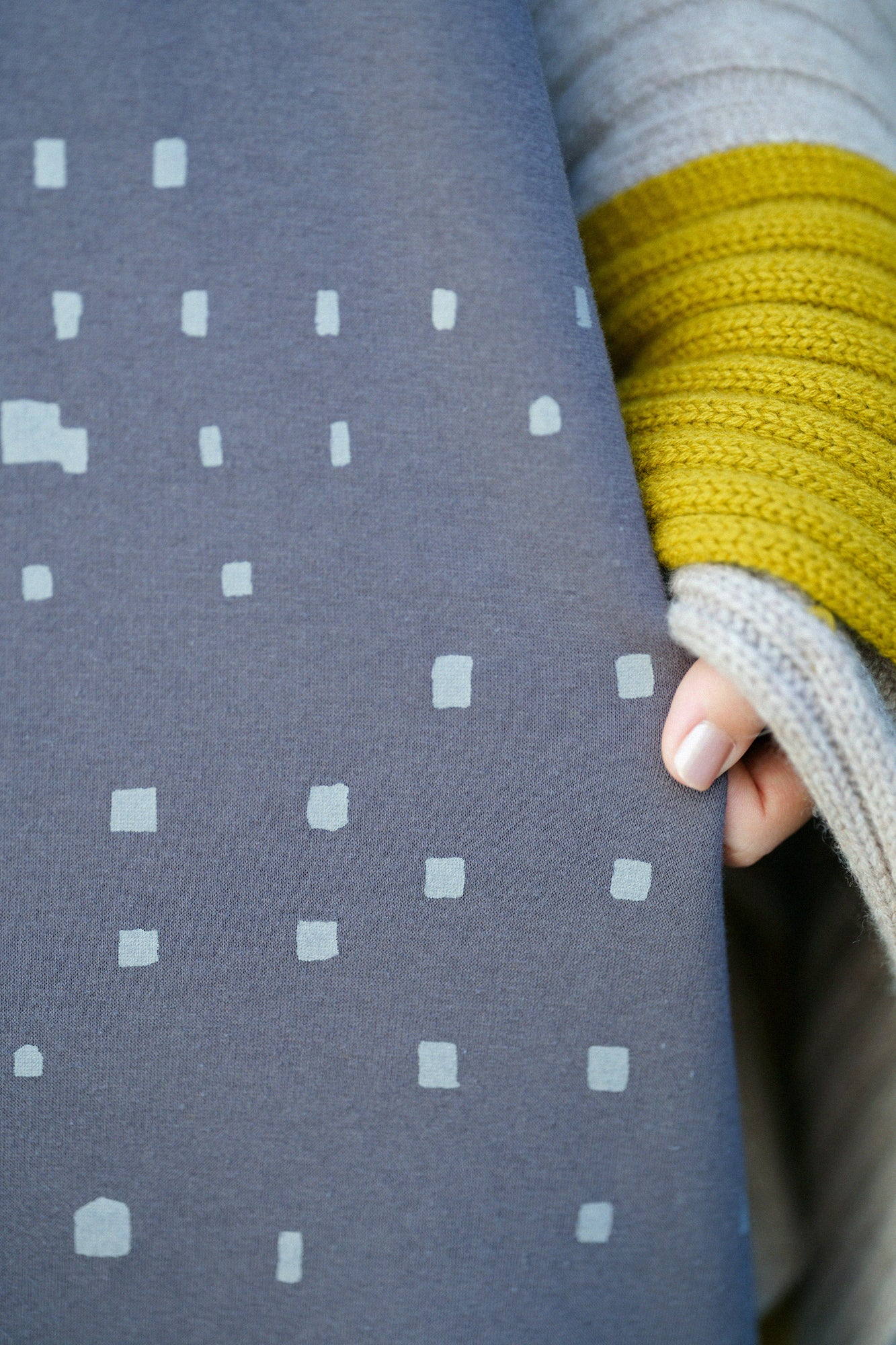 裏仿毛 針織 高領圓弧袖長方形洋裝／窗 藤煤竹色