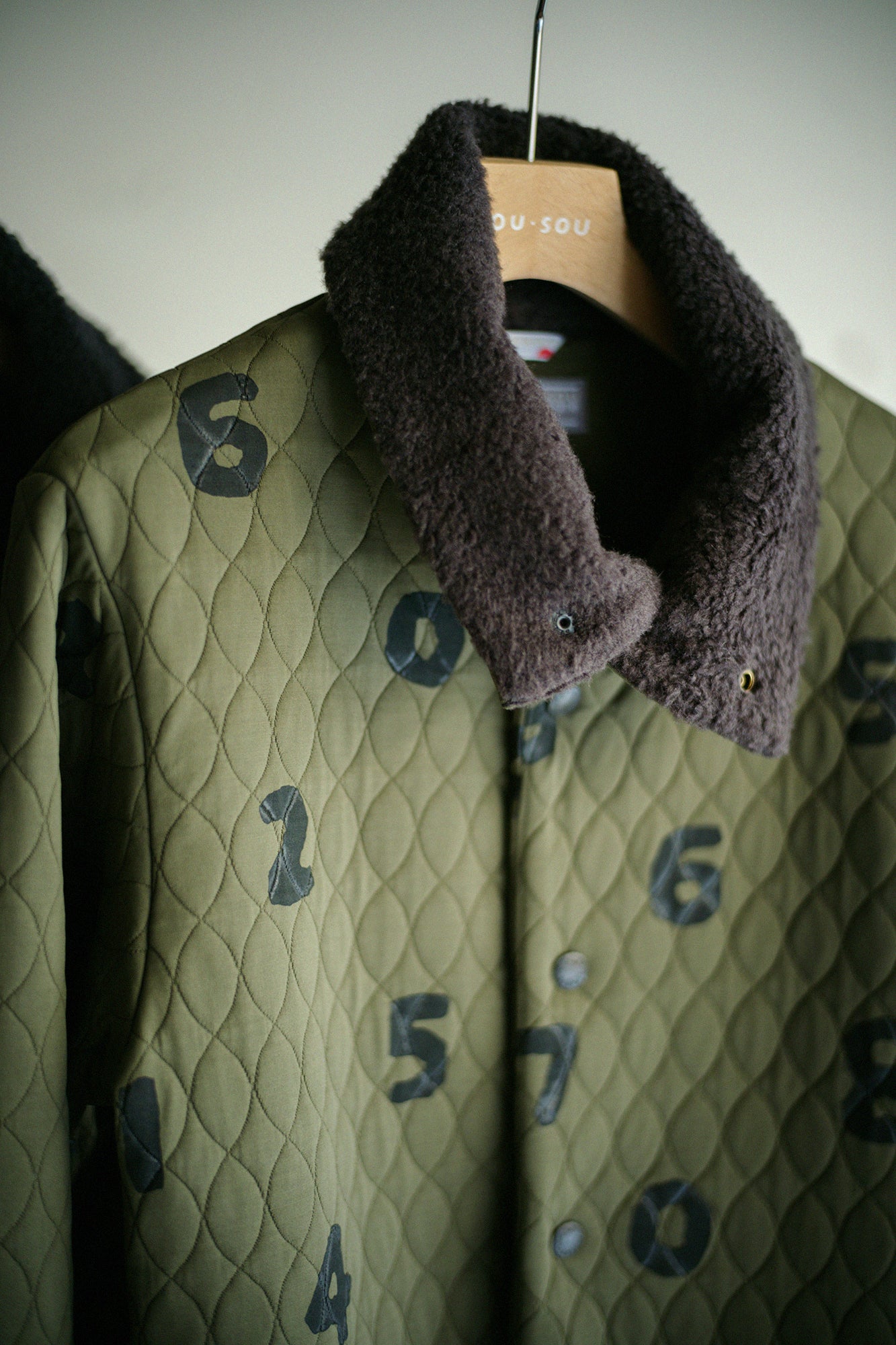 A.S Quilting Jacquard Neckwarm Cardigan／SO-SU-U Khaki 