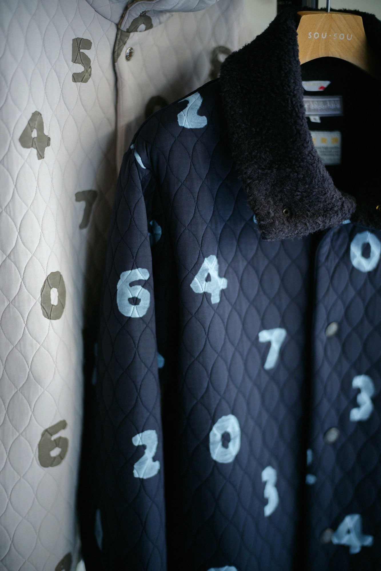 A.S 絎縫緹花 高領開襟外套／SO-SU-U十數 深藍色