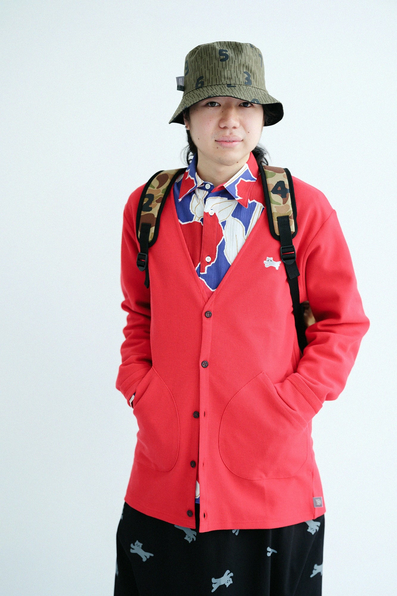 [Versand voraussichtlich um den 10. März] Kanoko-Strickjacke mit V-Ausschnitt/Rot