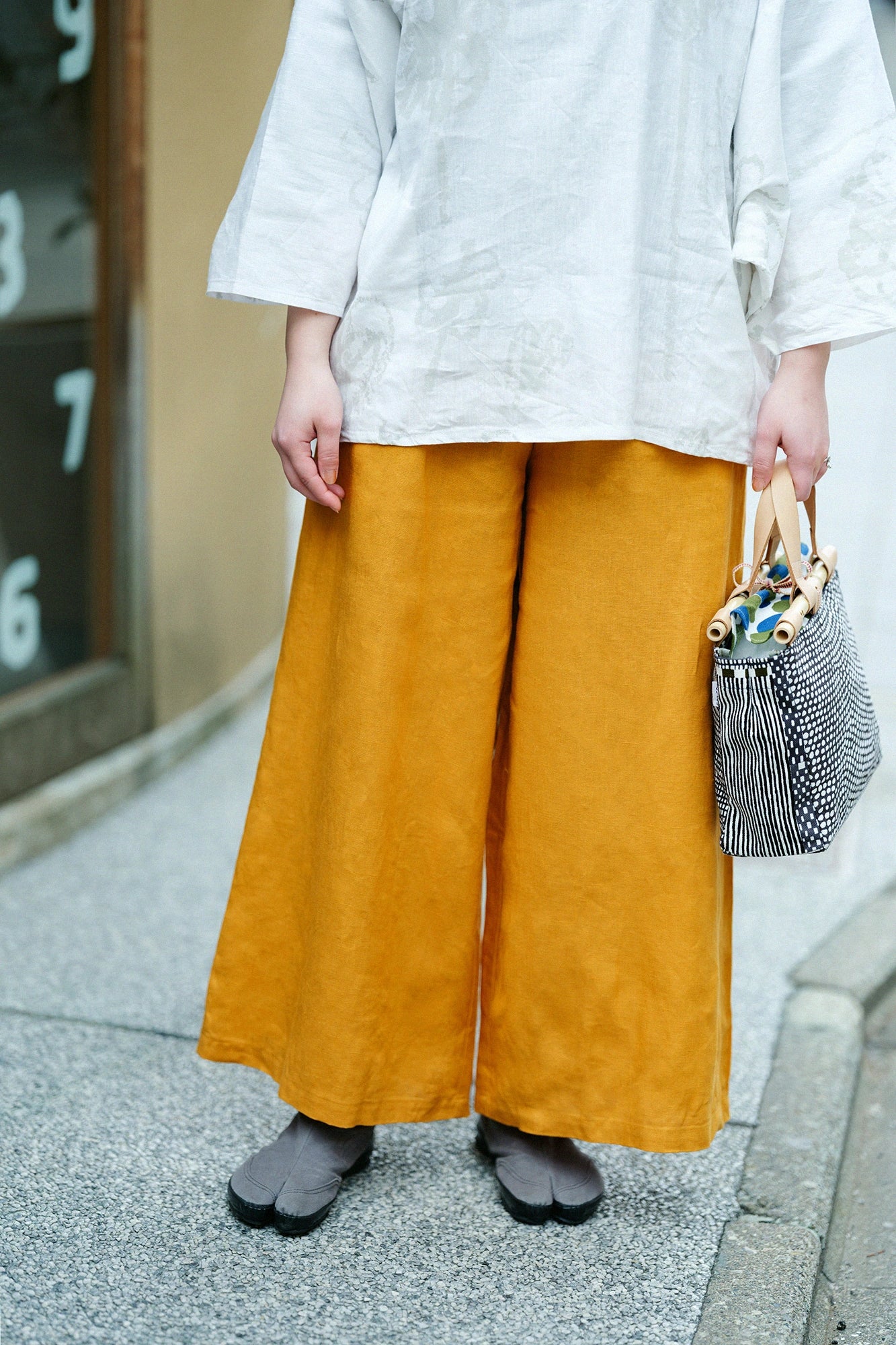【Scheduled to ship around Mar 3】Linen Wide-legged Pants／Golden Brown