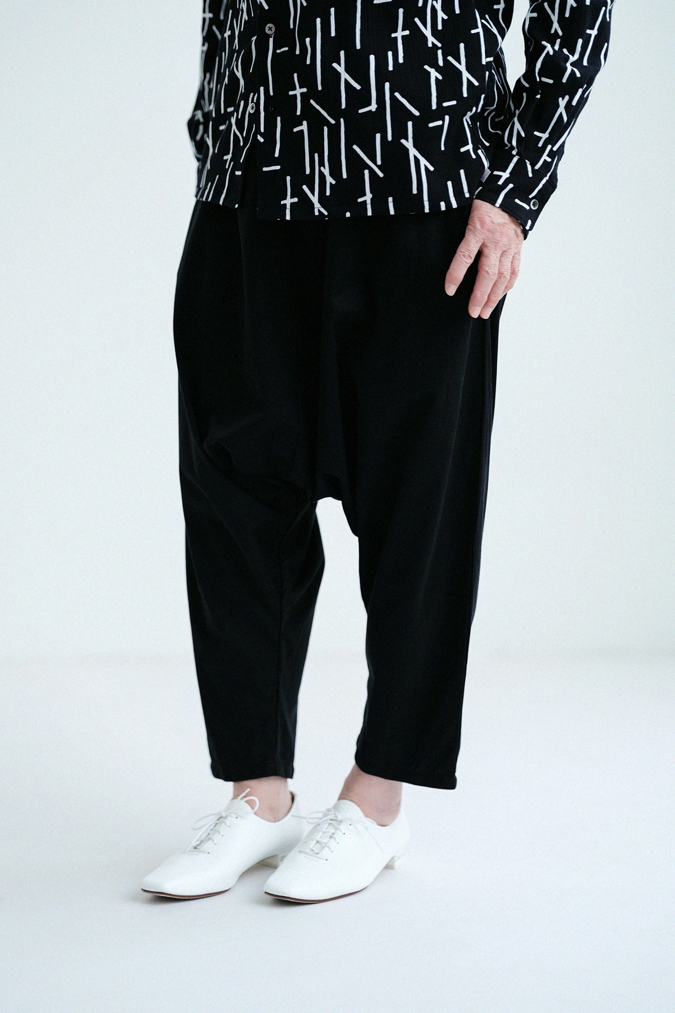 【3月17日頃発送予定】コットンキュプラ サルエルパンツ／ブラック