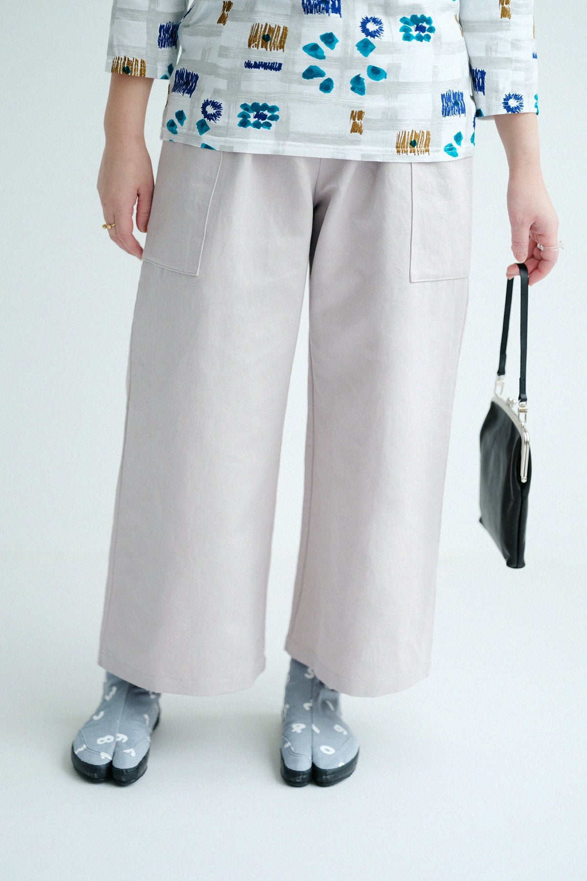 【Scheduled to ship around Mar 3】Cotton Linen Twill Weave Square Pockets Monpe Pants／Greyish Pink
