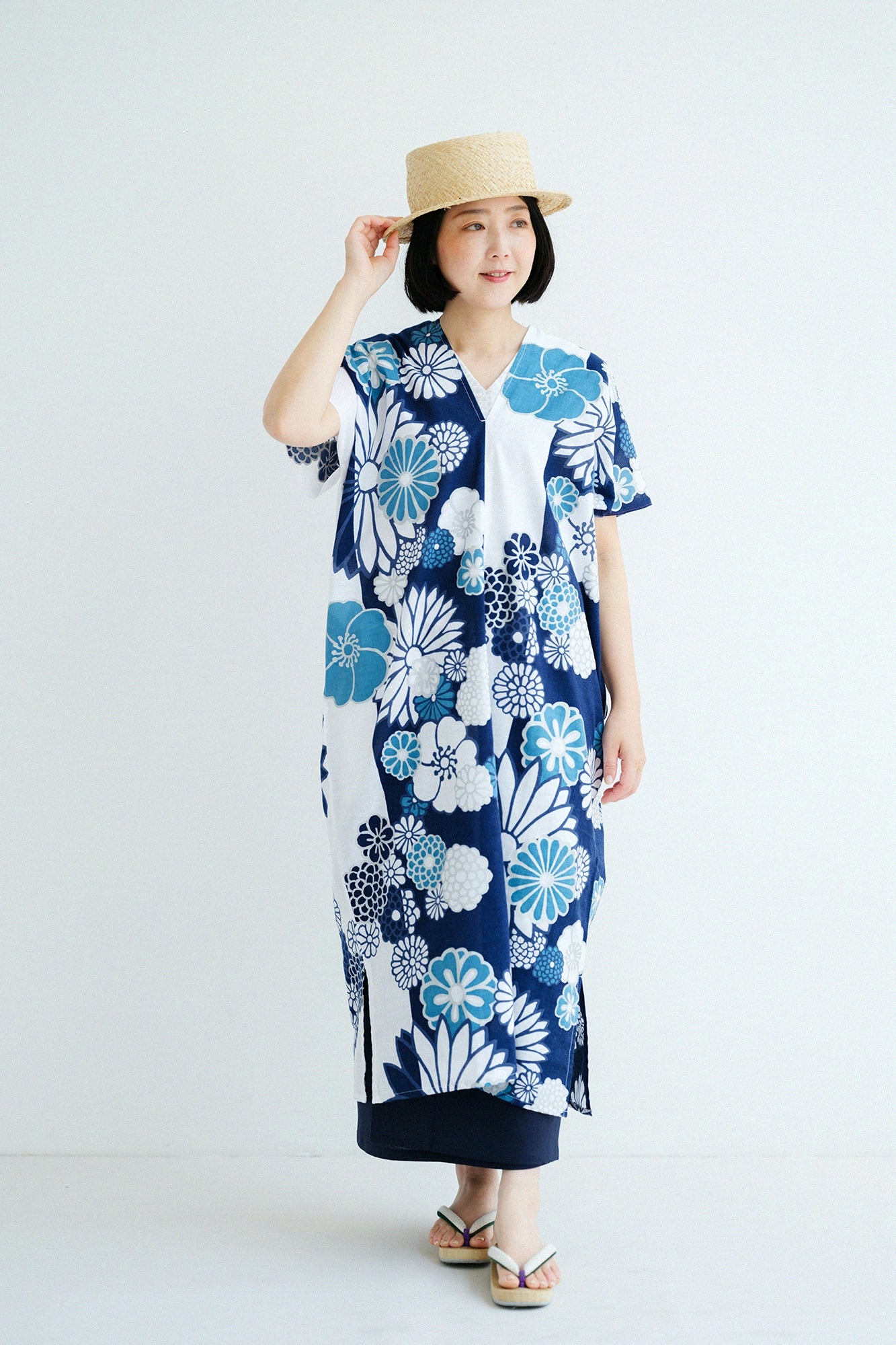 'Height:'154 cm,'WearsTaille : »Long