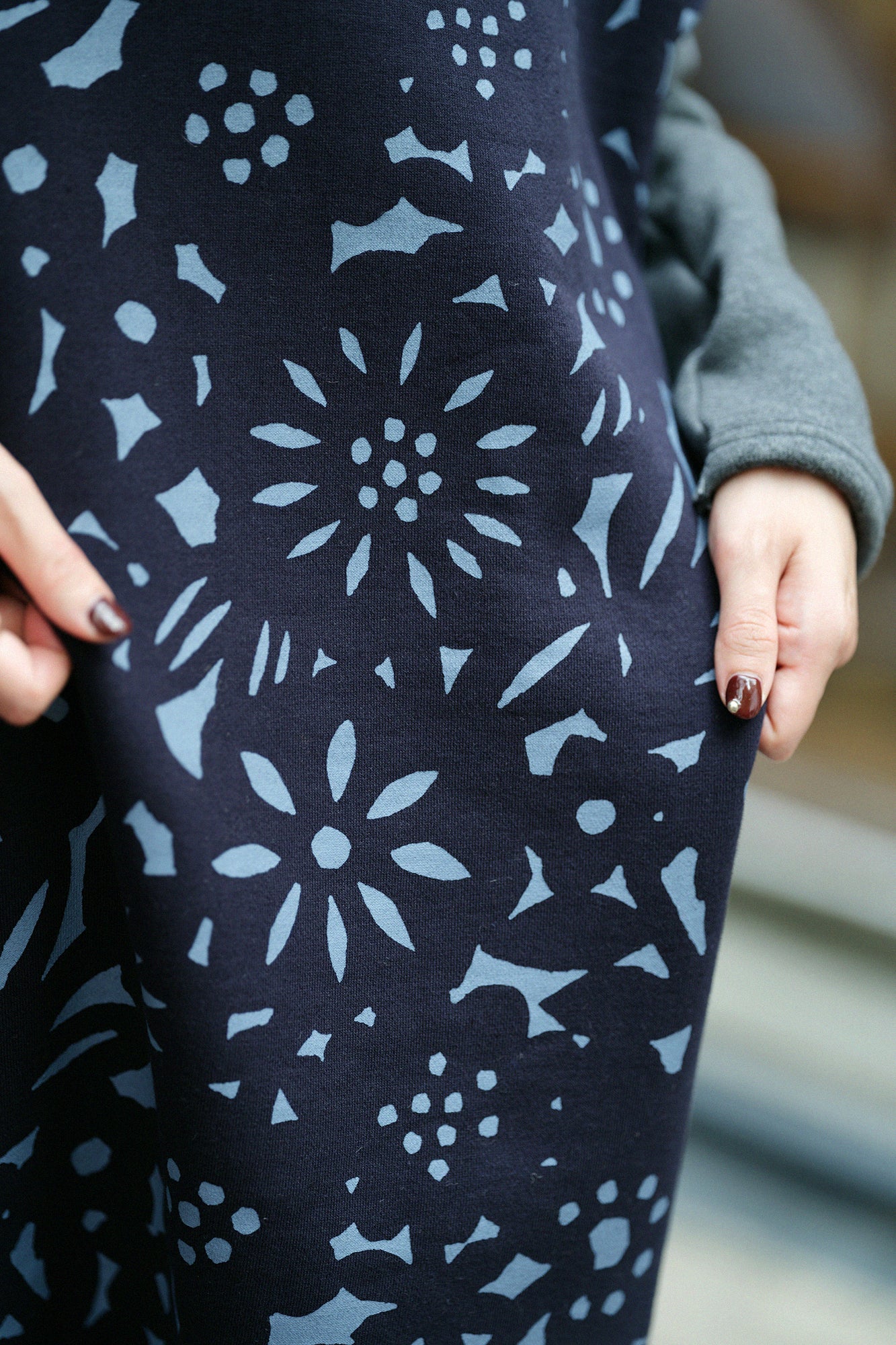 Fleece Lining Knit Rectangular Dress Shoulder Line / Paper Cutout Dark Blue