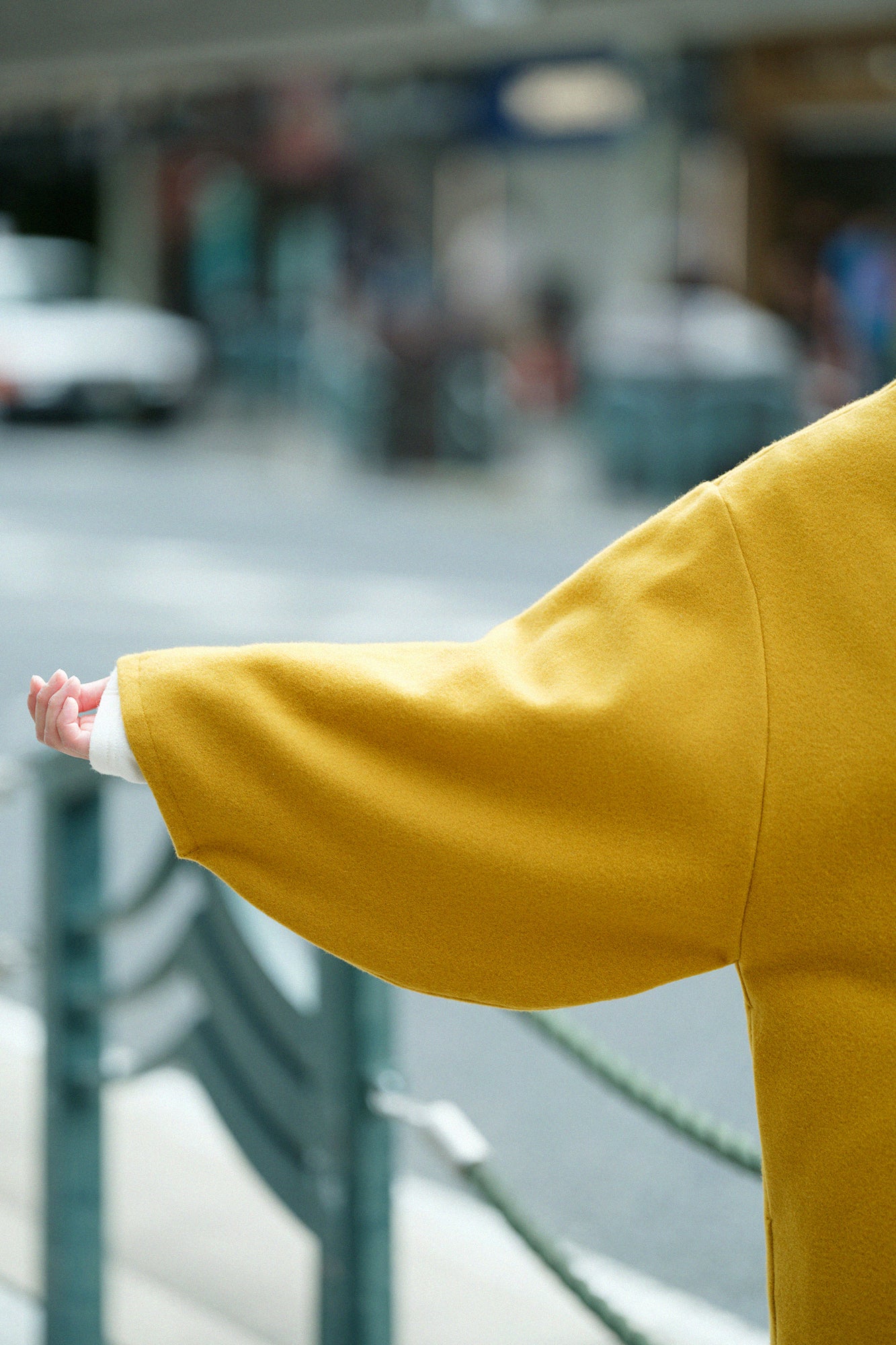 ウールメルトン 薙刀羽織（なぎなたばおり） 長丈（ながたけ） 袷（あわせ）／芥子色（からしいろ）×なびく