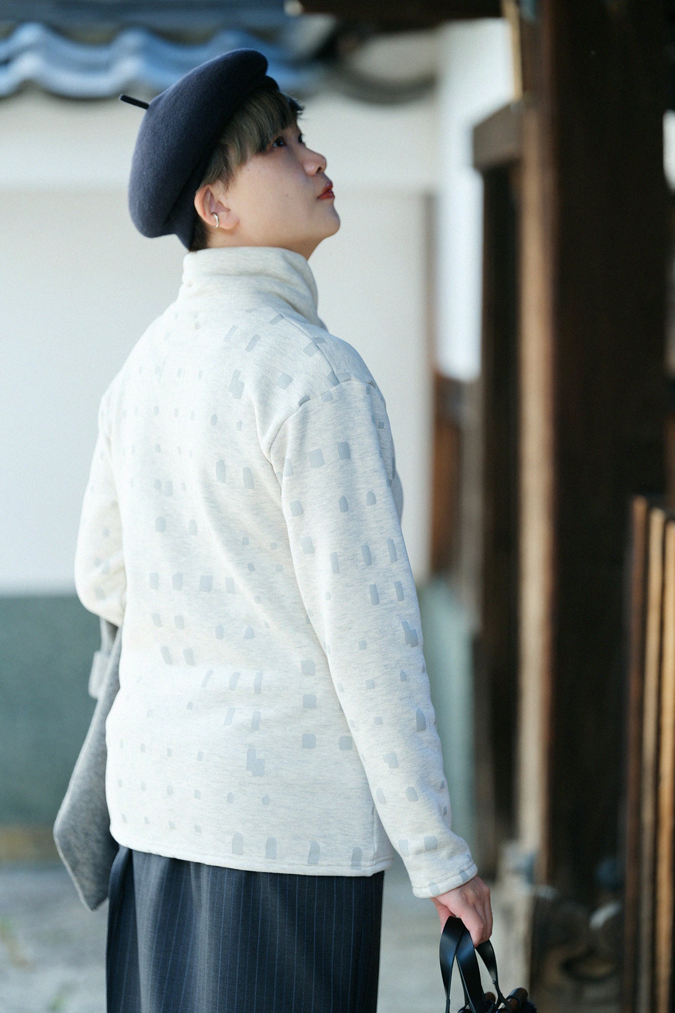 Boa Lining Turtle Neck Shirt / Window Ivory