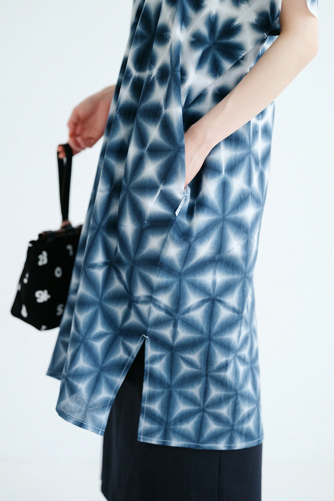 [Expédition prévue vers le 23 juin] Kinki Shibori, Chita Momen, Motif, Tissu rectangulaire, Futatsumi, Sekka, Sumi-iro