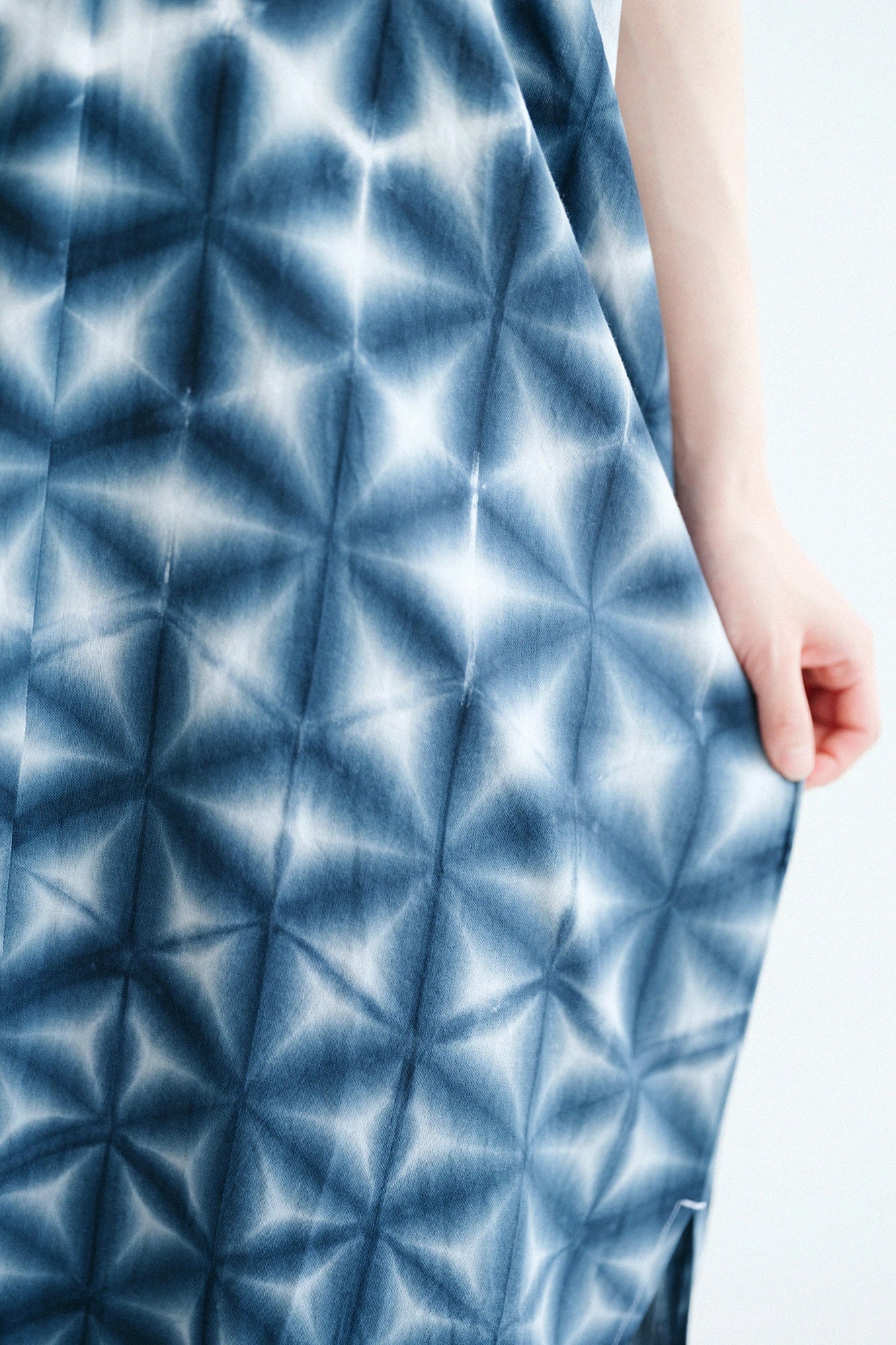 [Expédition prévue vers le 23 juin] Kinki Shibori, Chita Momen, Motif, Tissu rectangulaire, Futatsumi, Sekka, Sumi-iro