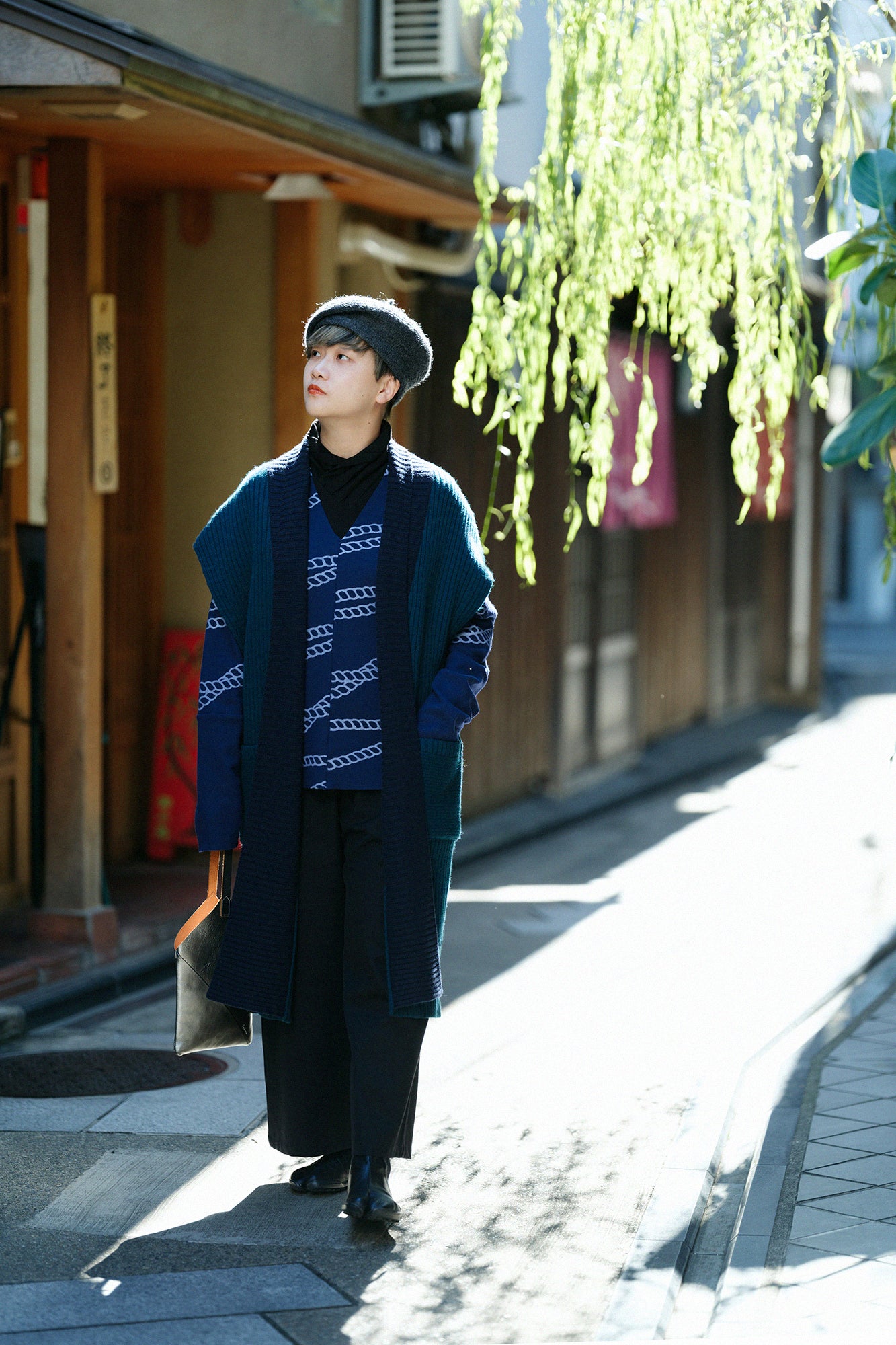 梳毛 針織 雙色袖V領貫頭衣／束縛 寶藍色