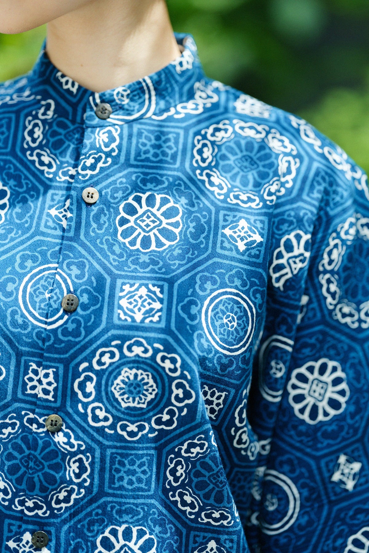 [Expédition prévue vers le 23 juin] Takashima Chijimi 20/20 Impression indigo (Ainasen) Haut pour vêtements en herbe/Karei