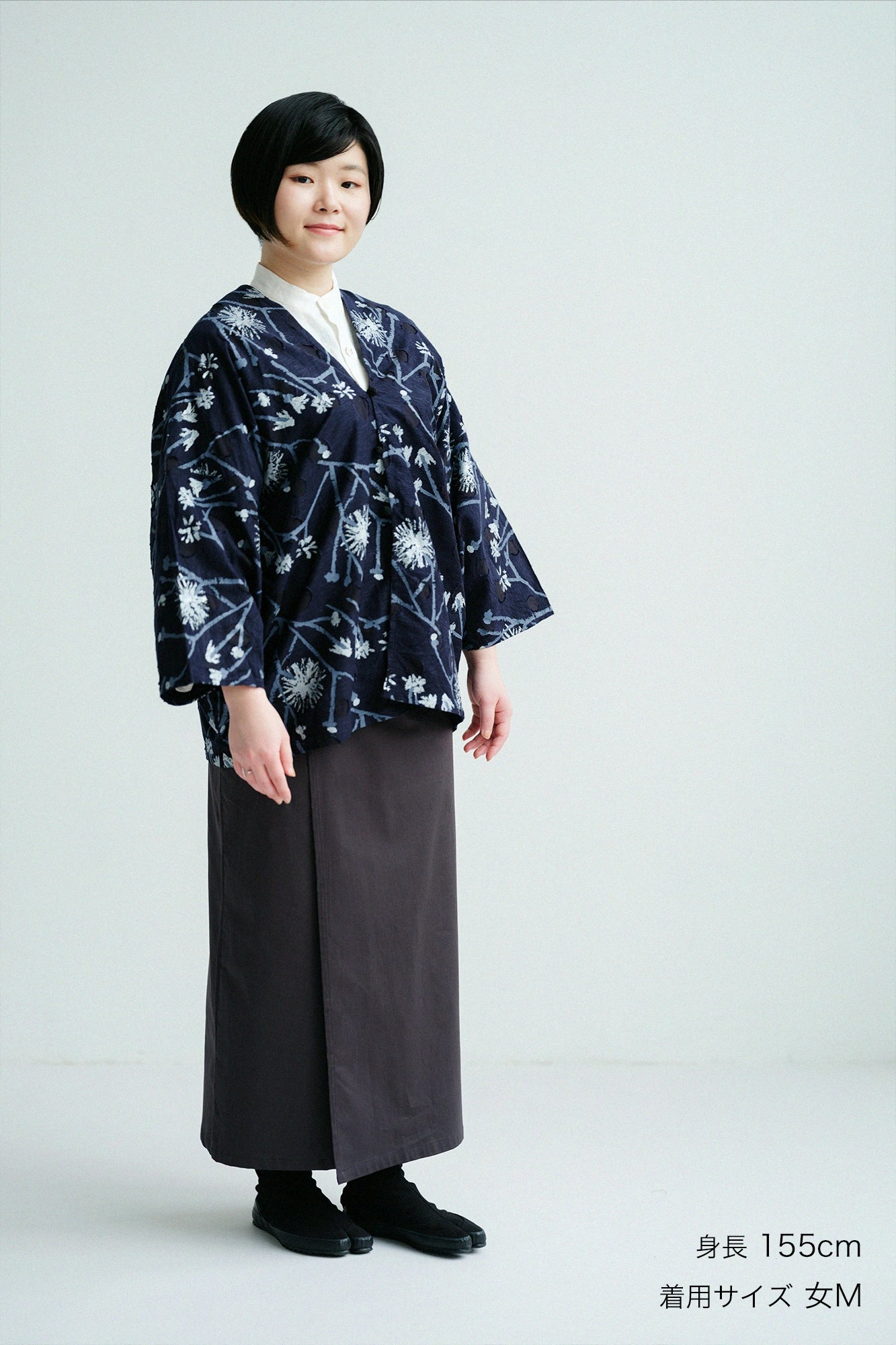 【Scheduled to ship around Mar 3】Shin Cotton Linen Blended Ratine Weave Wrap Skirt／Dark Grey