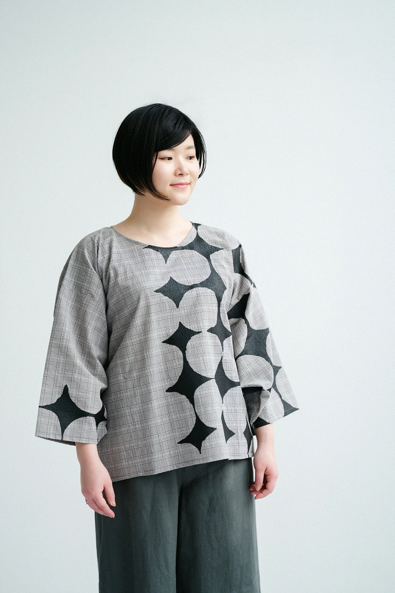 【3月3日頃発送予定】C/CM(R) 薙刀四角衣（なぎなたしかくい）／おはじきと余白（よはく） 薄墨格子（うすずみこうし）