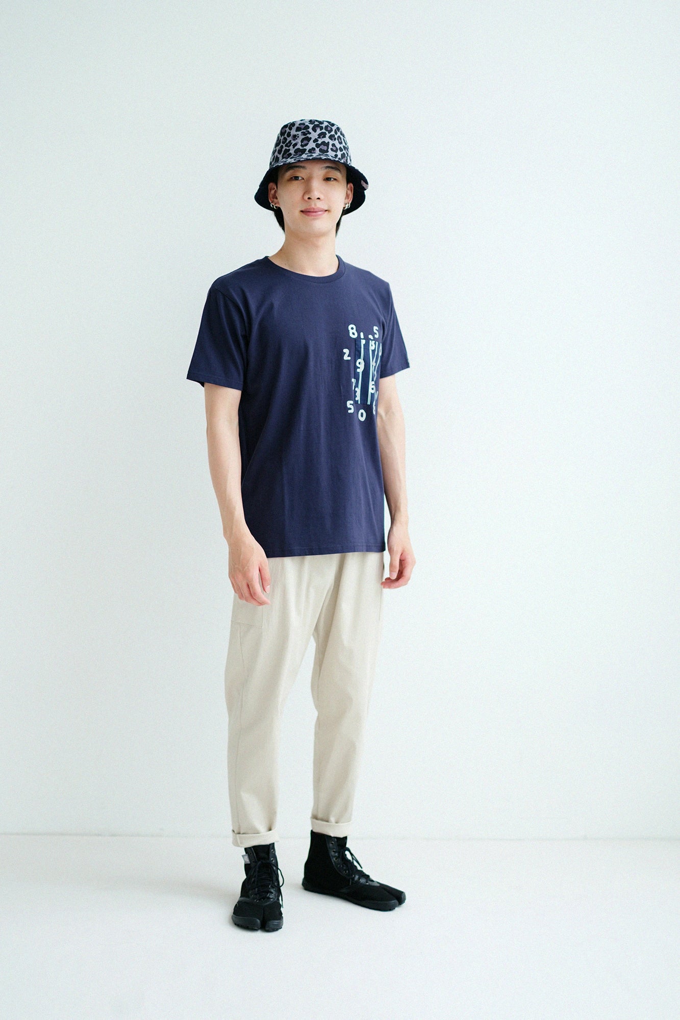 'Height：'176cm ,'WearsSize：'L
