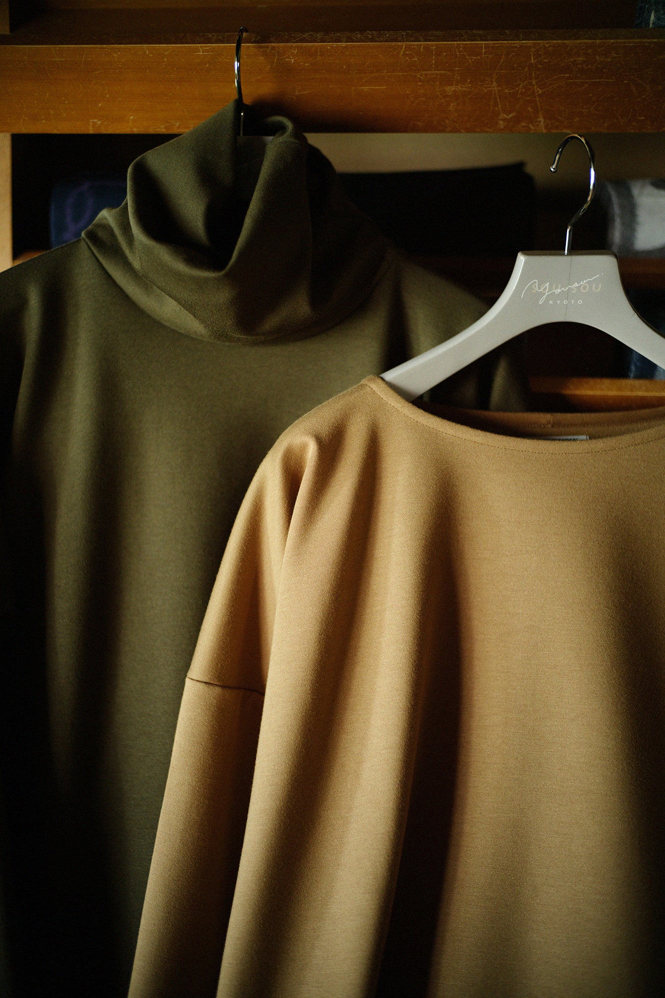 【預購】Soft Thermo(R) 羅紋針織布 船領 L/S OP 超長版／棕色（※預計於12月9日左右發貨）