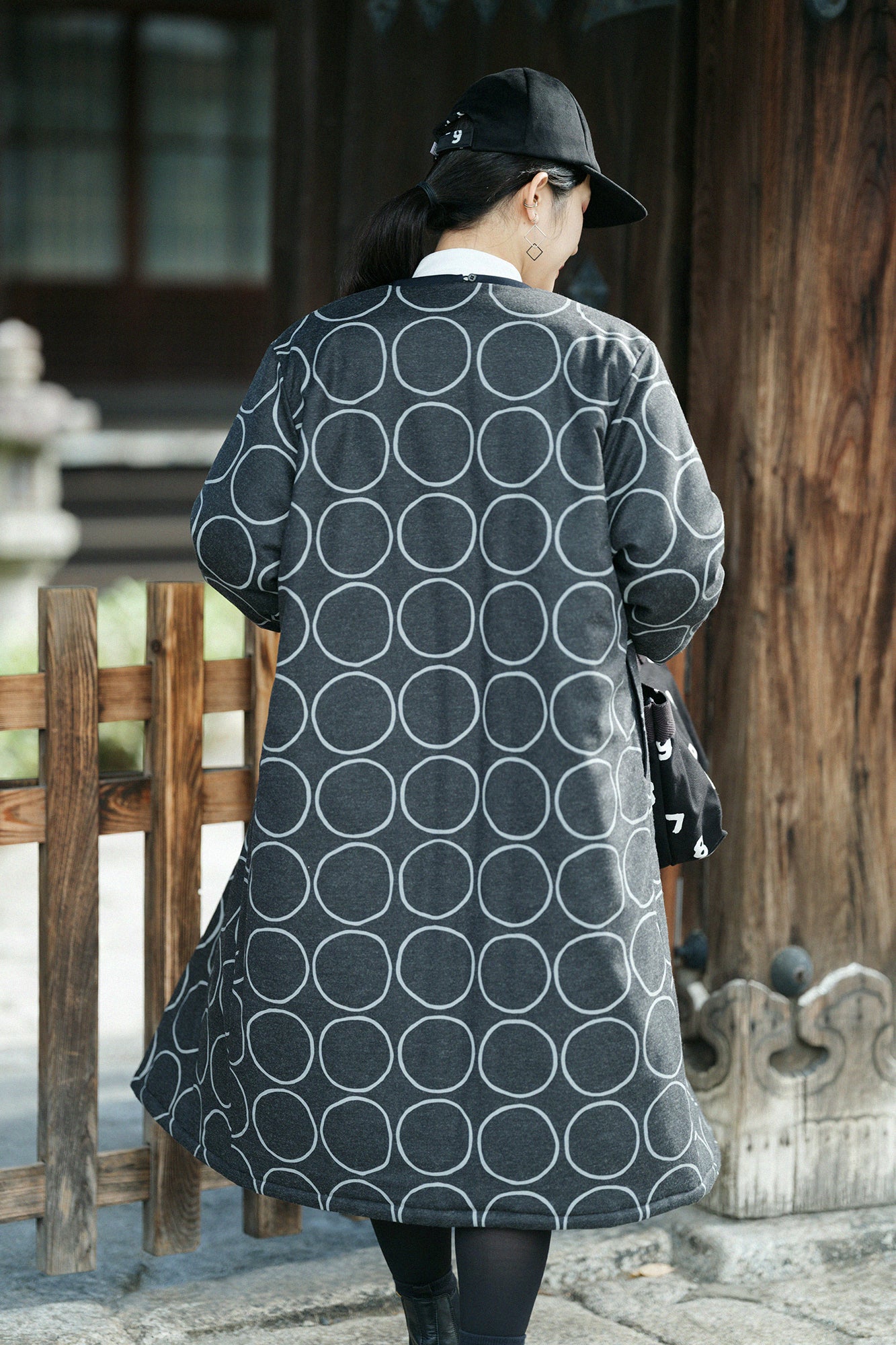 【預購】彈性法蘭絨 無領 襯墊外套／排圈圈 墨黑色（※預計於12月9日左右發貨）