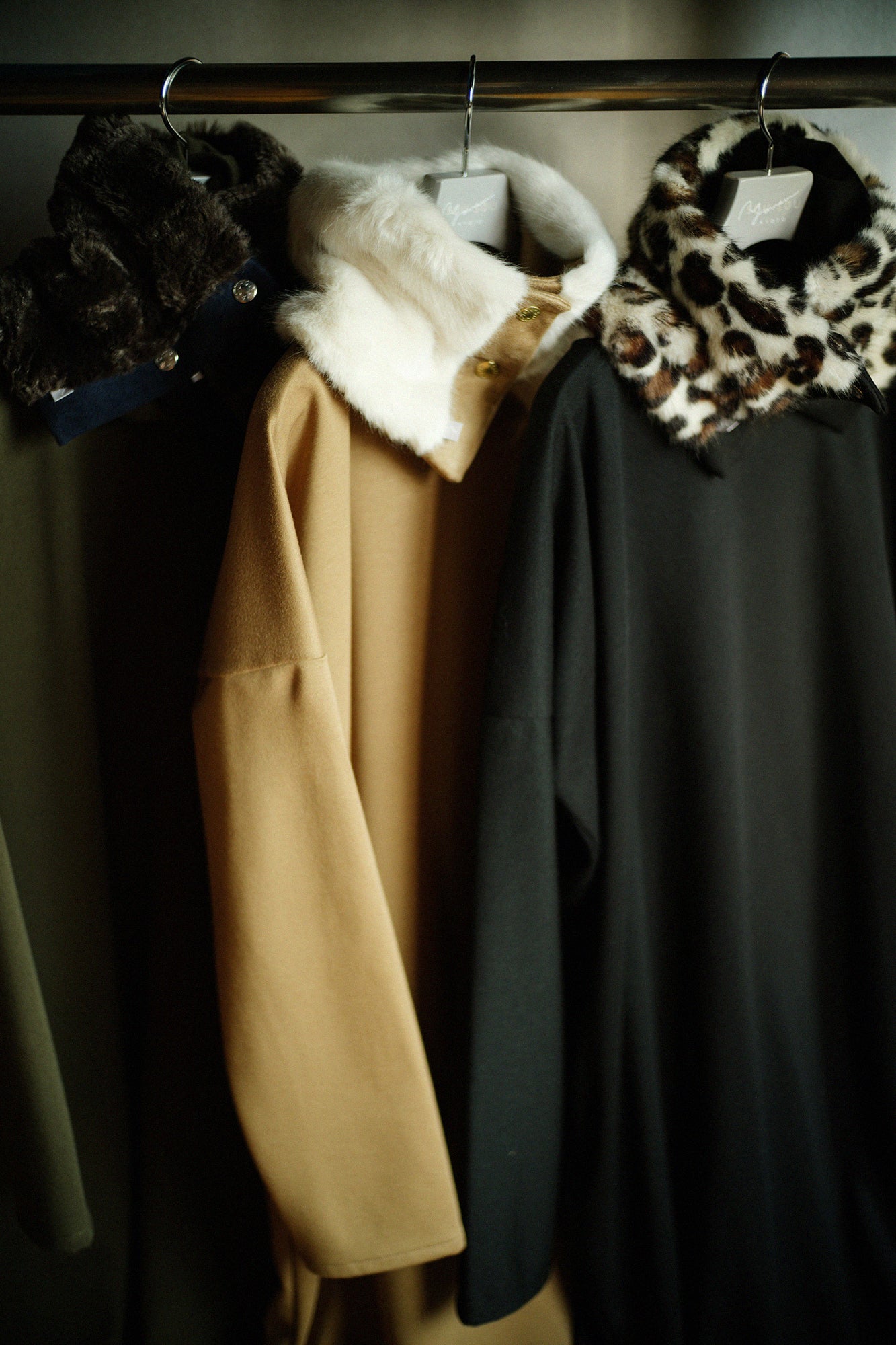 【預購】人造毛皮 雙面用短圍巾／焦糖色×本白（※預計於12月9日左右發貨）